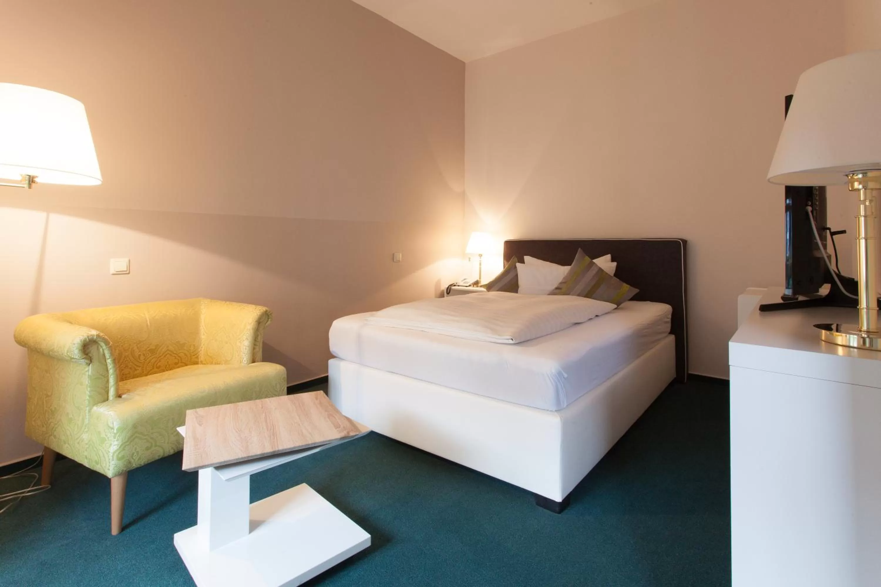 Photo of the whole room, Bed in Hotel Am Grudenberg