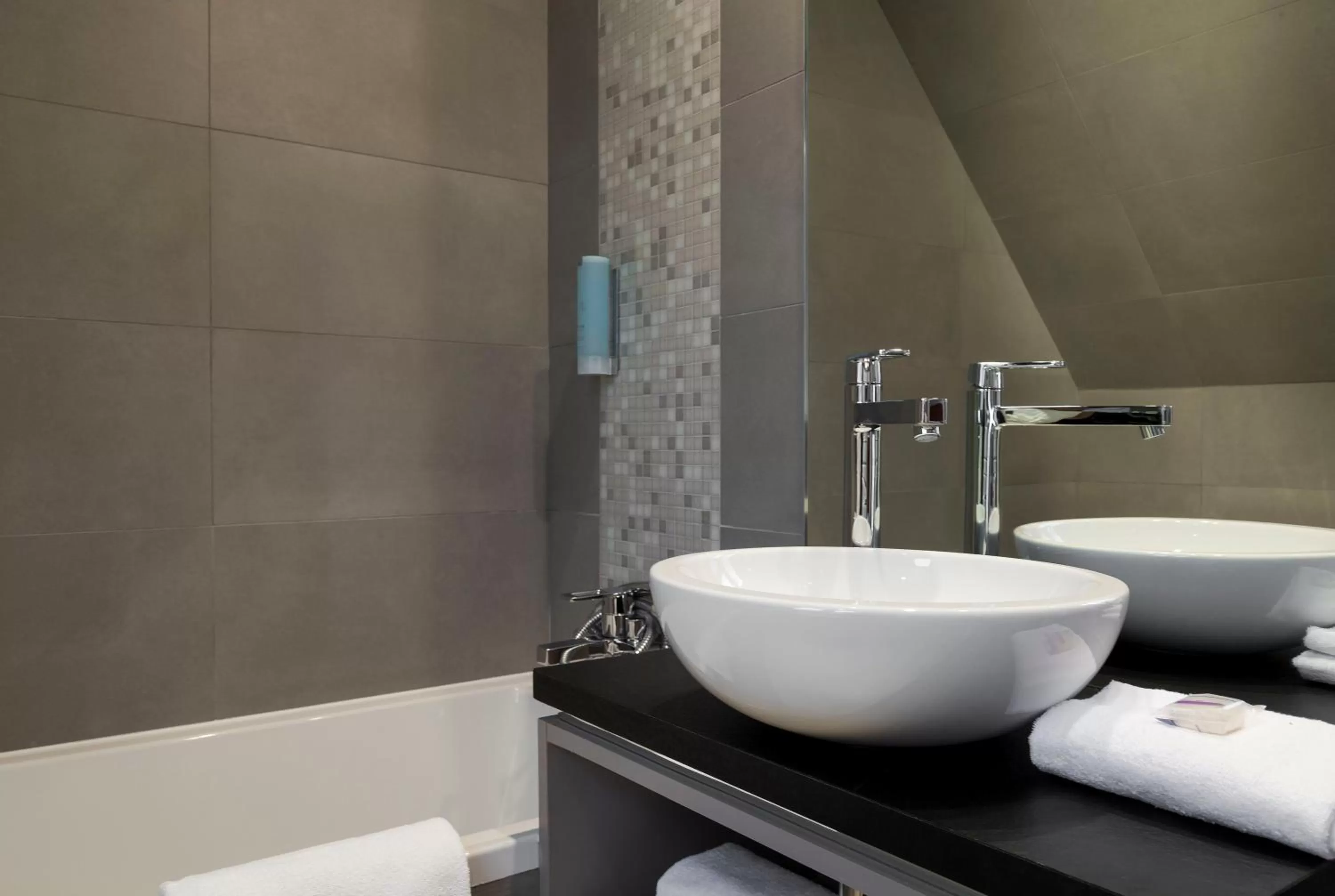 Bathroom in Timhotel Palais Royal