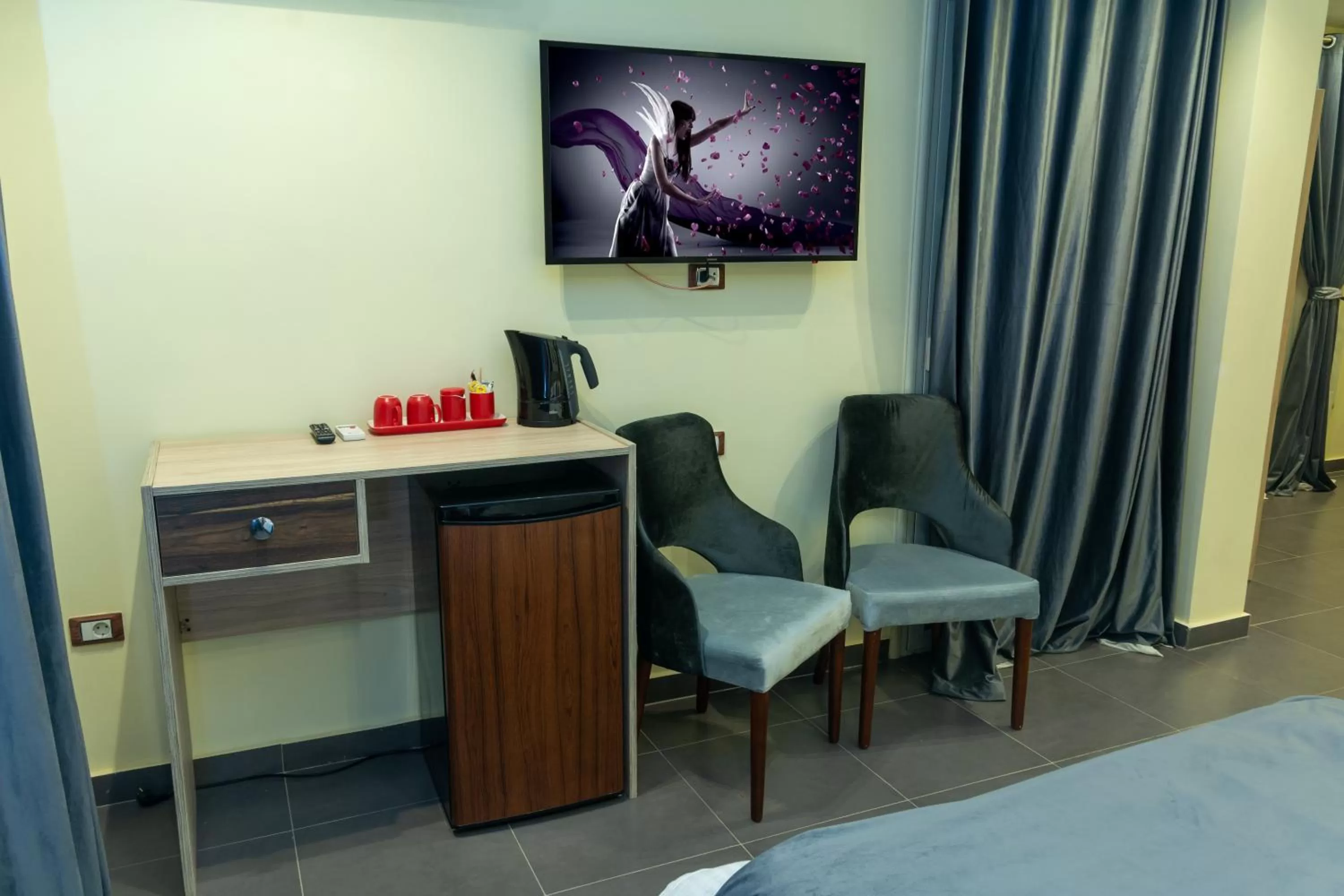 Bed, Seating Area in Brothers Pyramids View Hotel