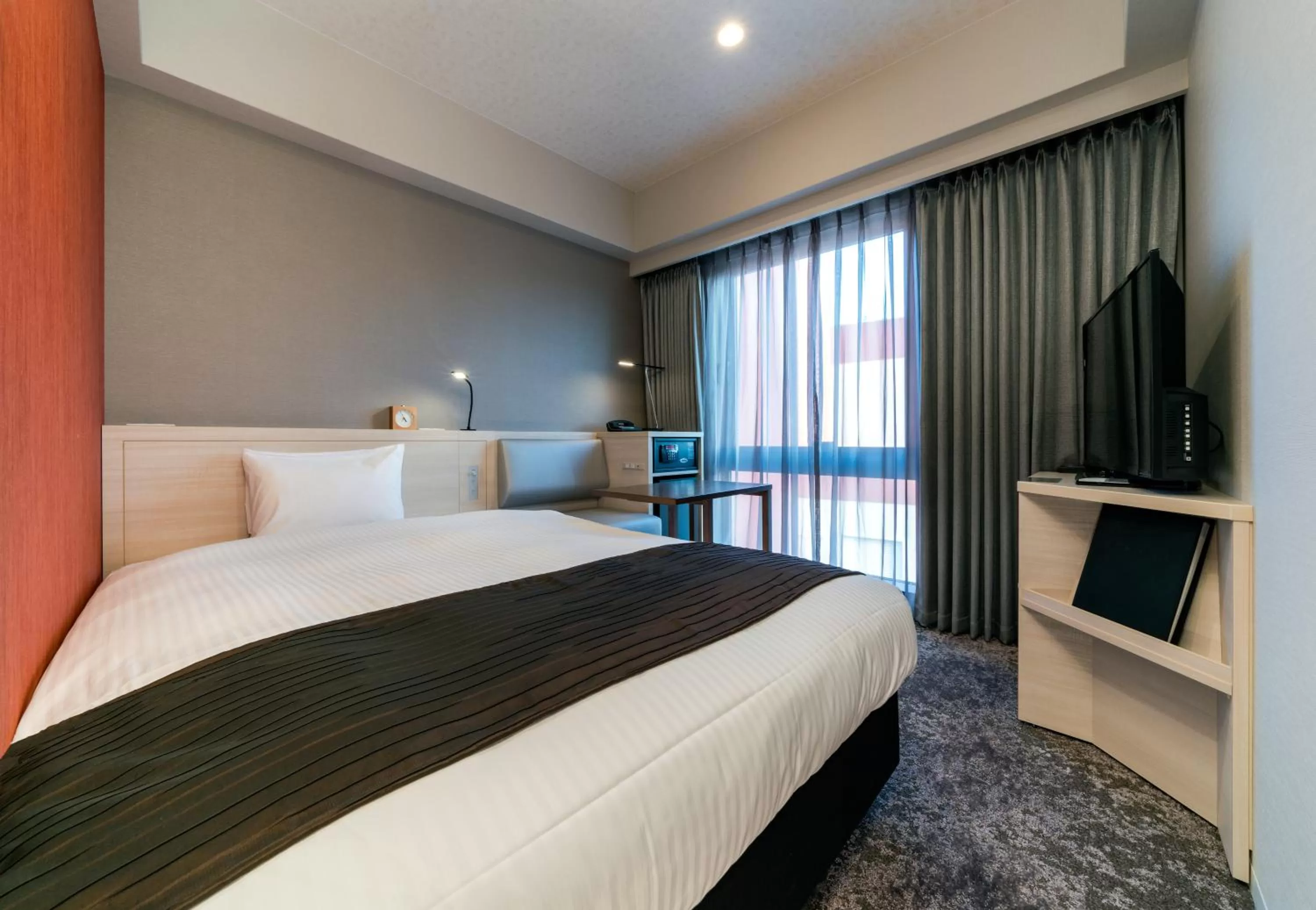 Photo of the whole room, Bed in DEL style Fukuoka Nishinakasu by Daiwa Roynet Hotel