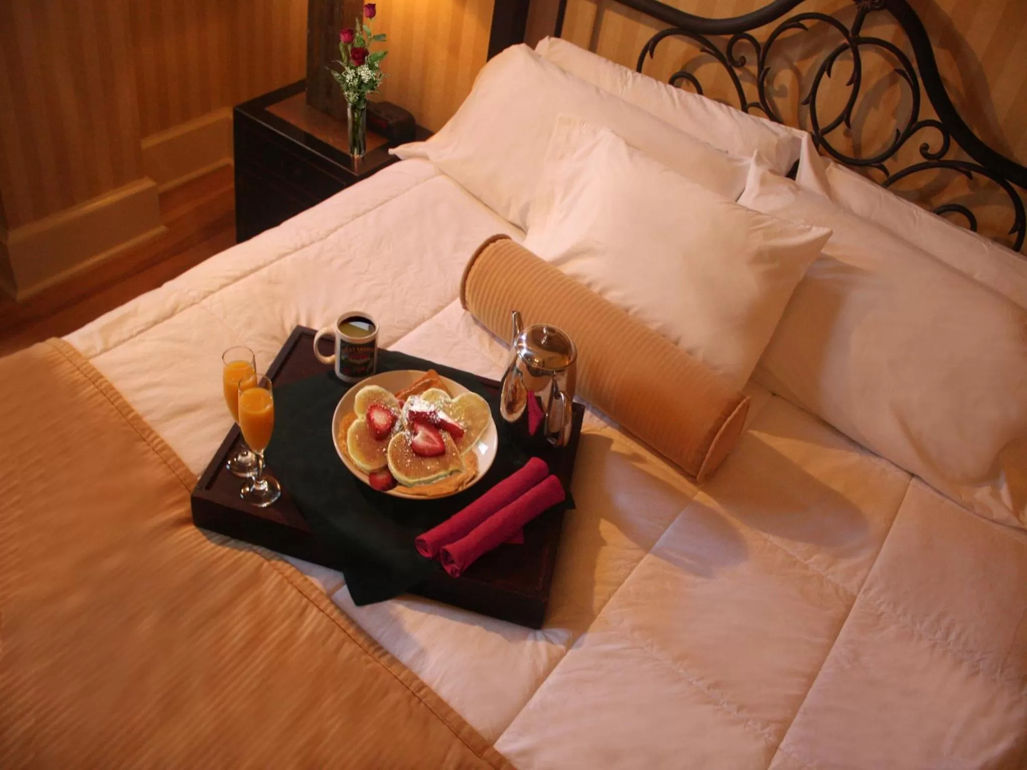 Restaurant/places to eat, Bed in Shawnee Inn and Golf Resort