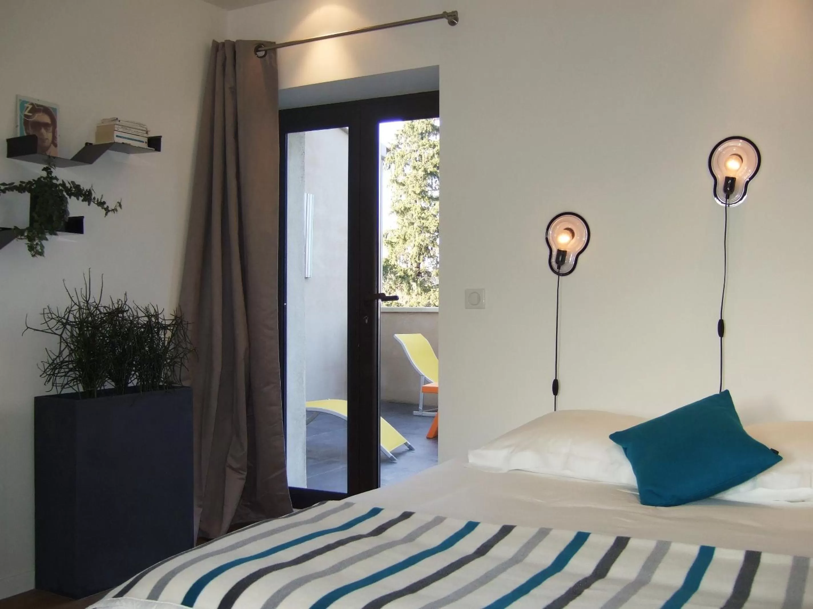 Bed in Le Jour et la Nuit, Maison d'hôtes