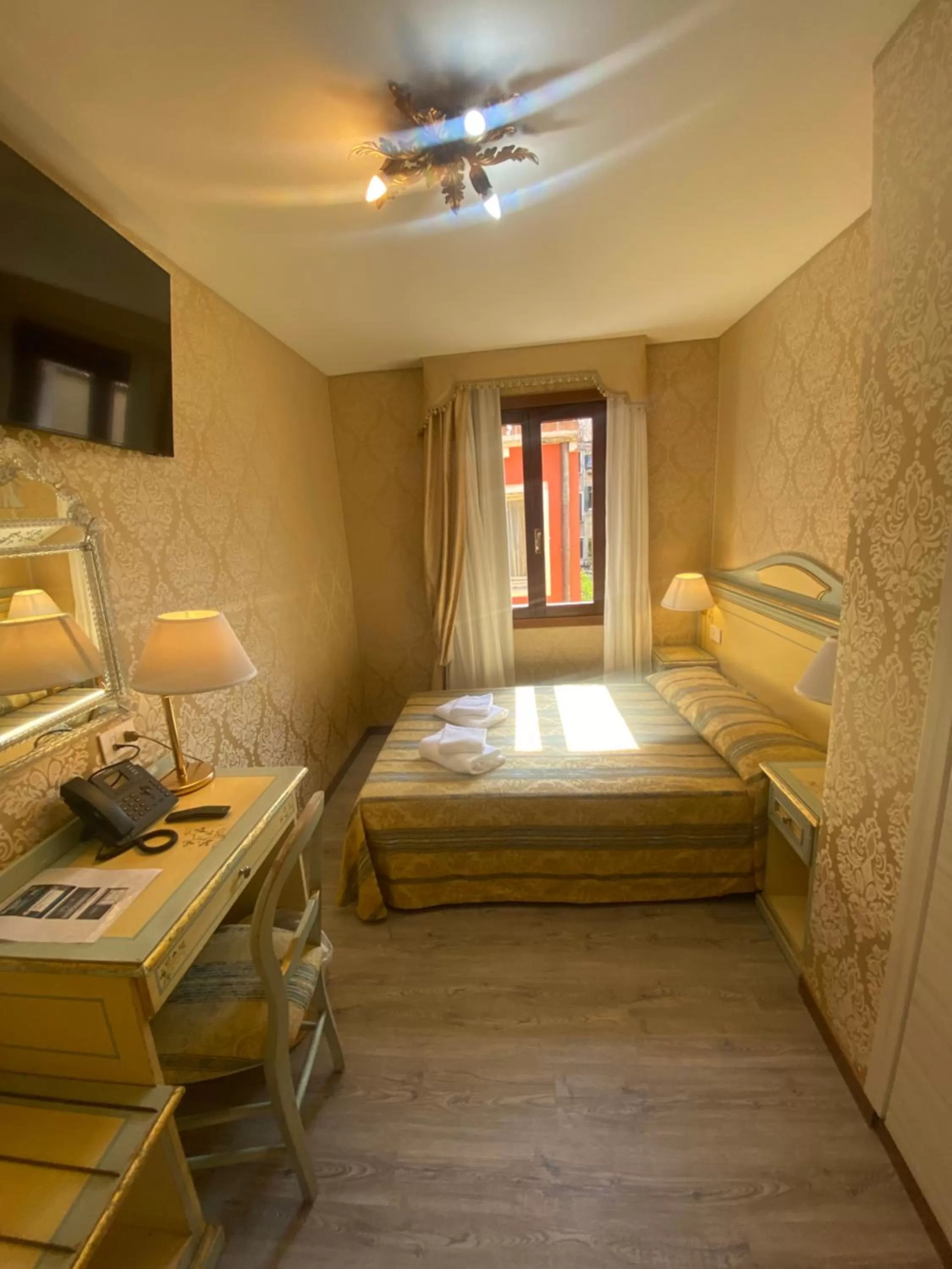 Photo of the whole room, Bed in Hotel Falier