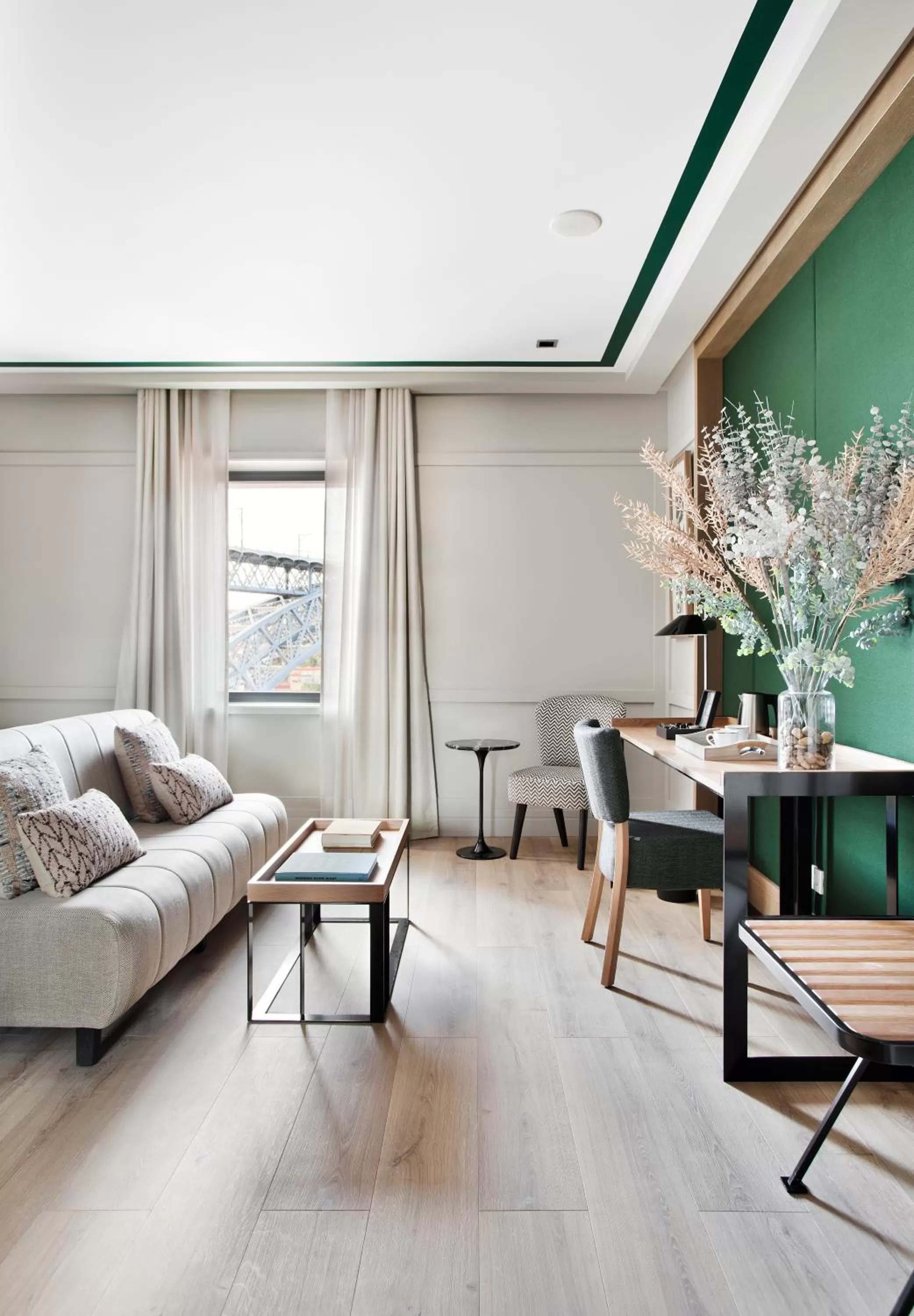 Superior Double Room with Partial City View and extra bed in Vincci Ponte de Ferro