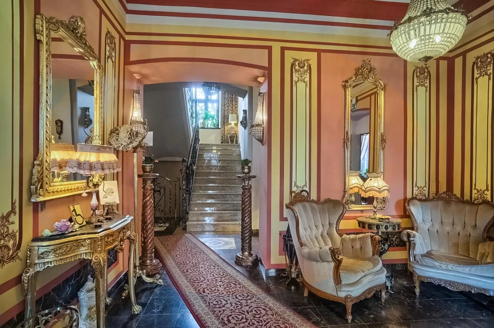 Decorative detail in Old Time Hotel