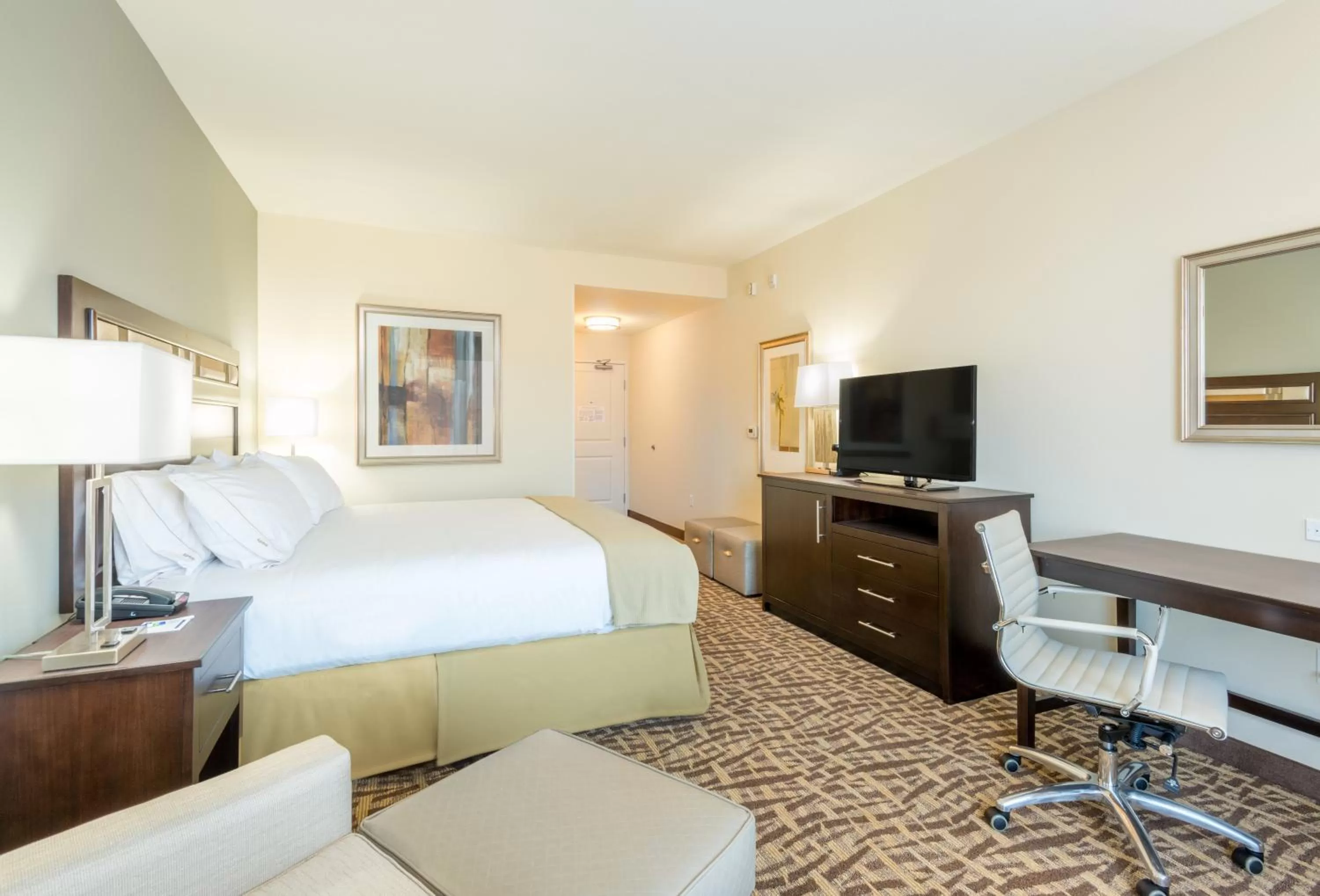 Photo of the whole room, Bed in Holiday Inn Express & Suites Denver South - Castle Rock by IHG