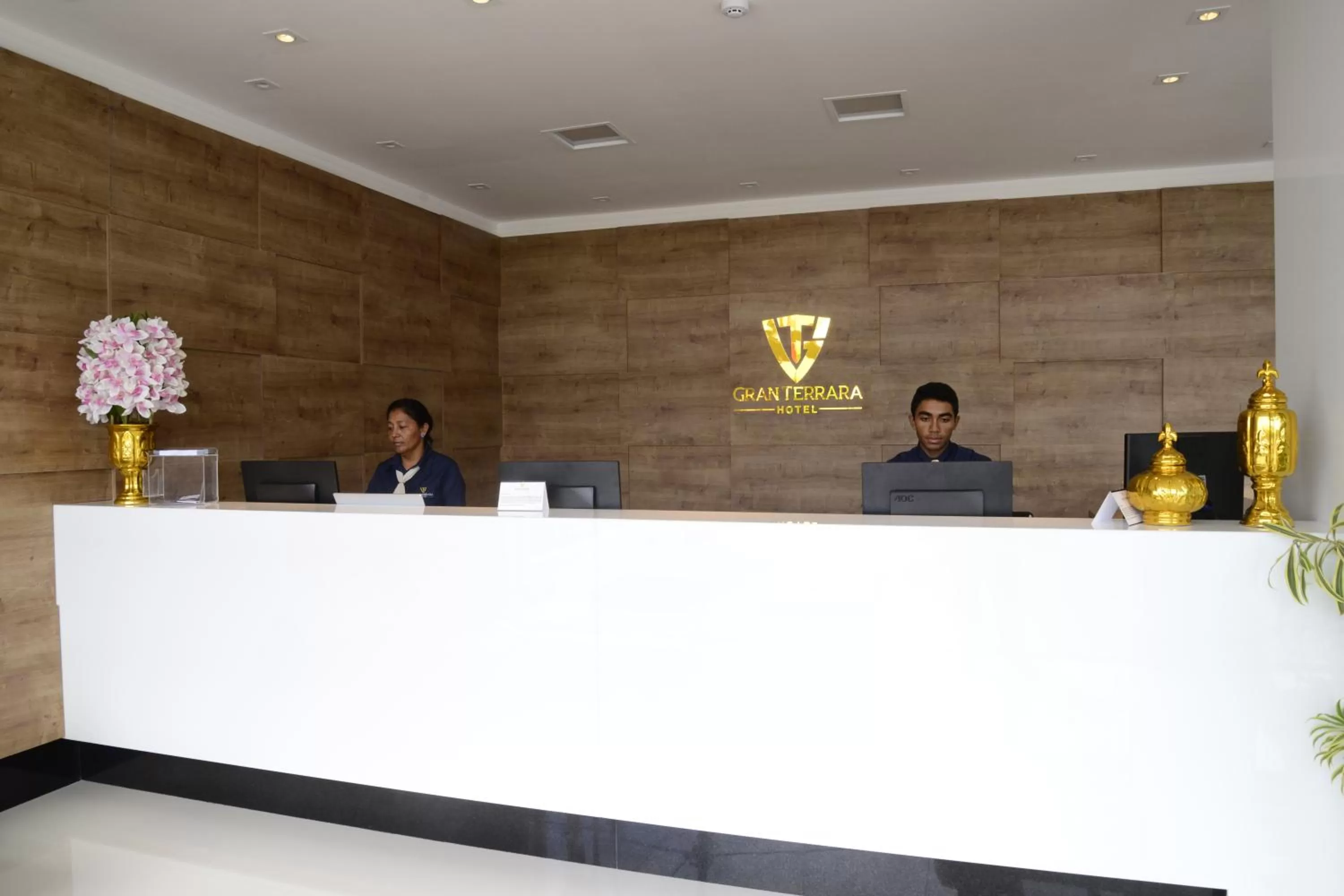 Staff, Lobby/Reception in Granterrara Hotel