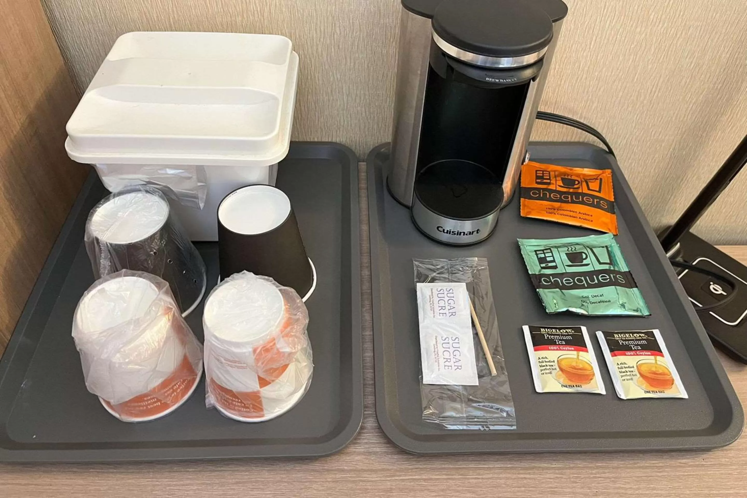 Bedroom in Econo Lodge Airport Quebec