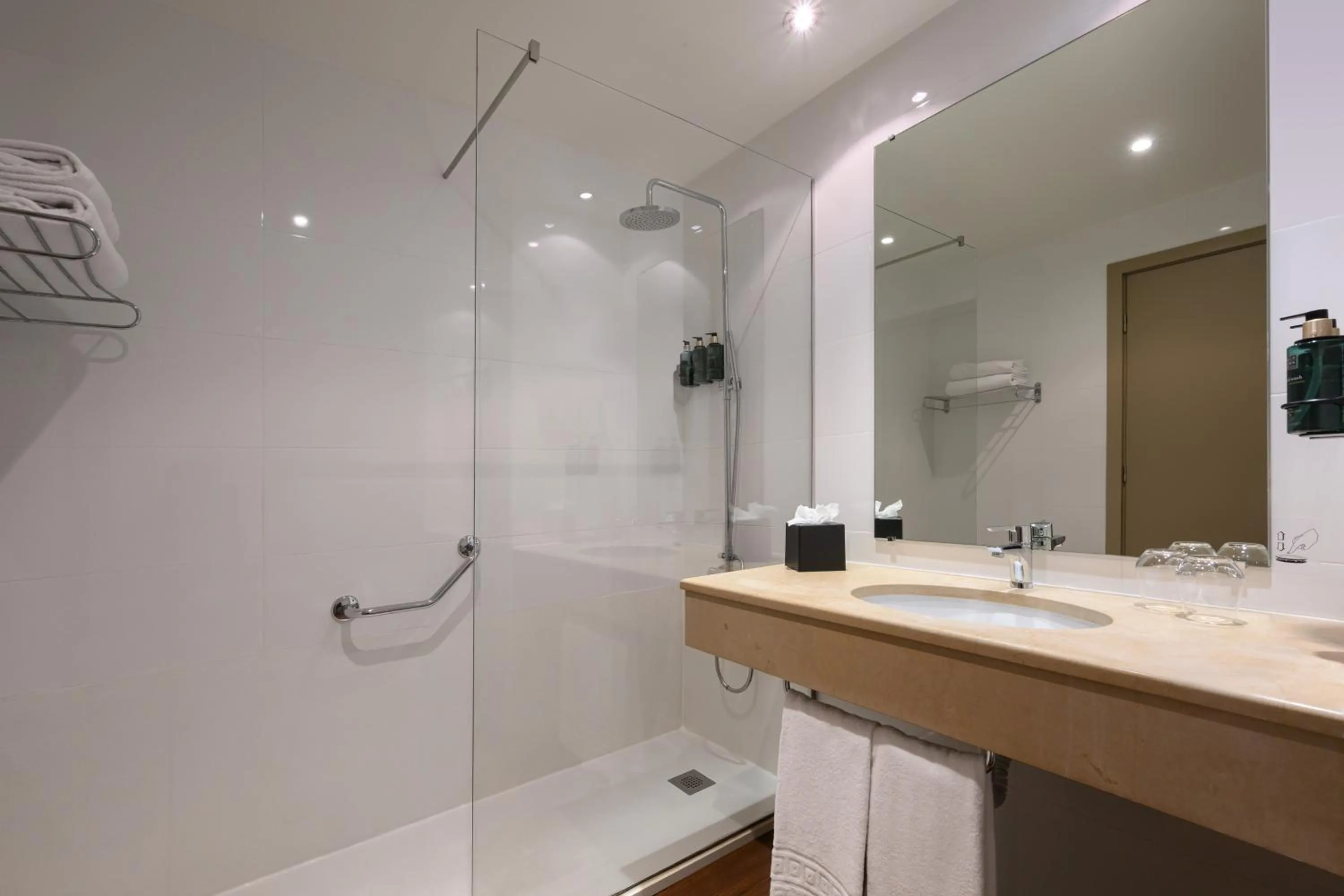 Bathroom in Melia Lisboa Oriente Hotel