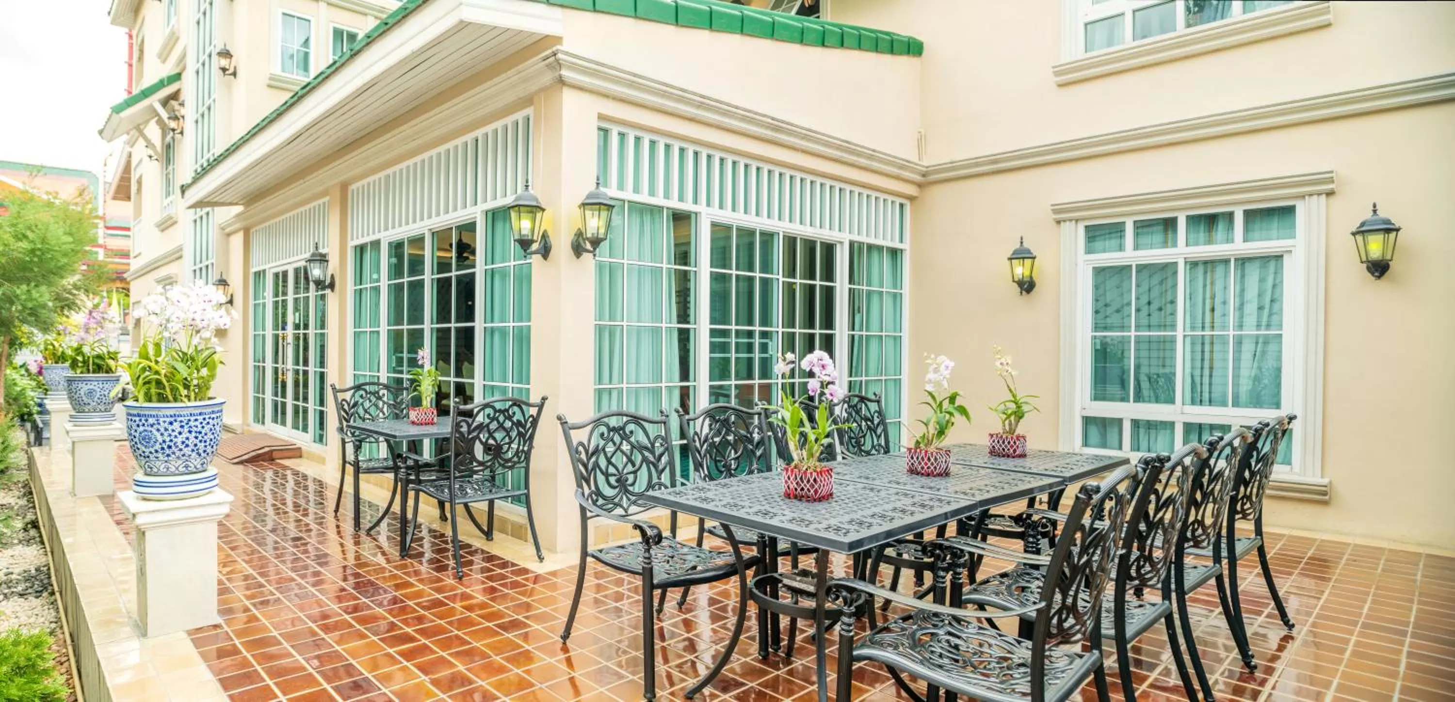 Patio in The Orchid House 153