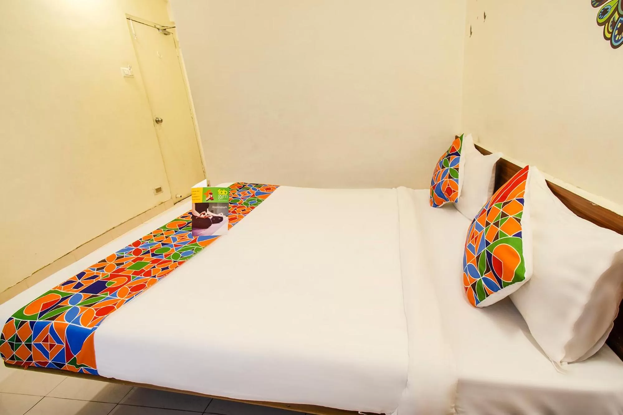 Seating area, Bed in Via Karishma