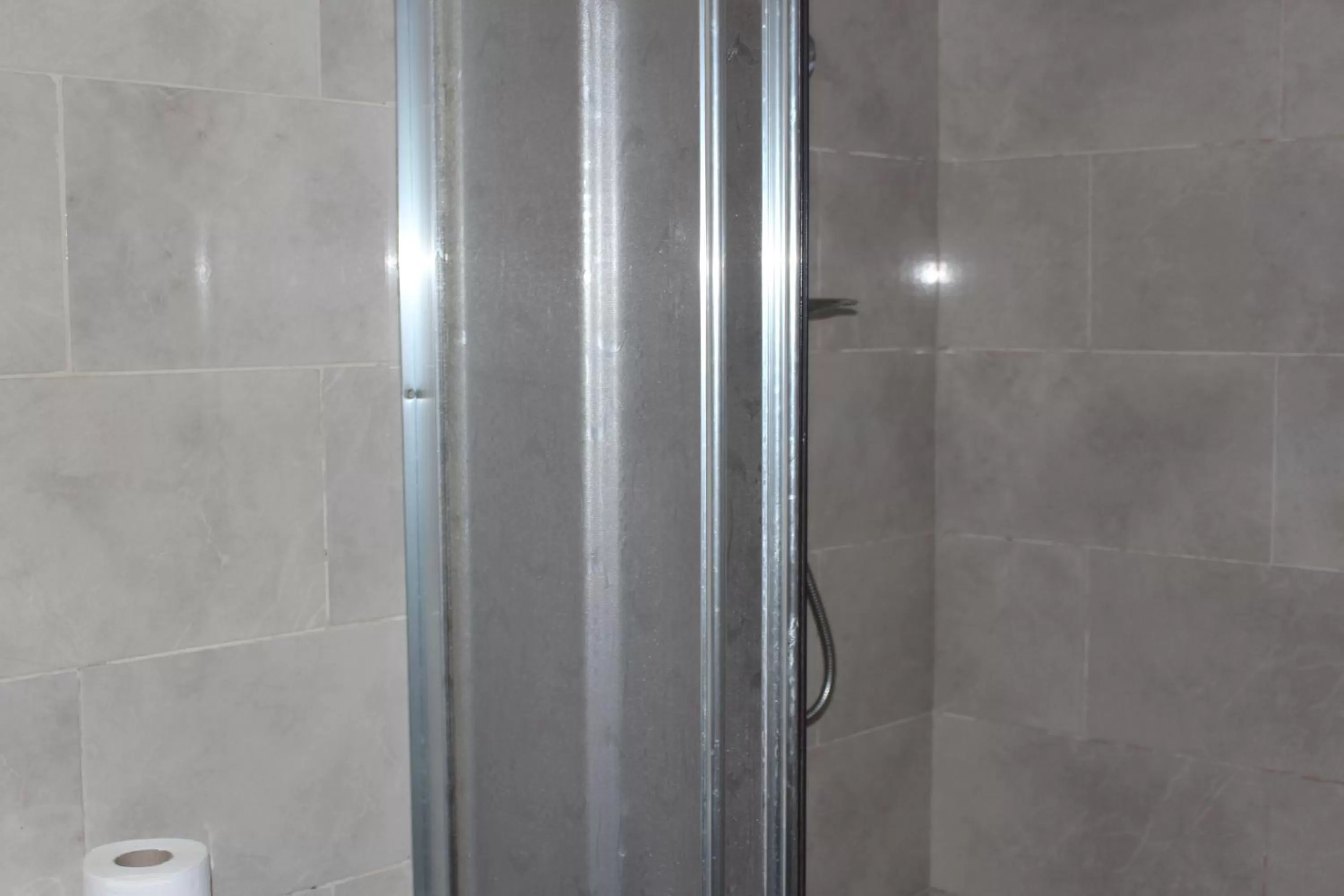 Bathroom in CATTALEYA