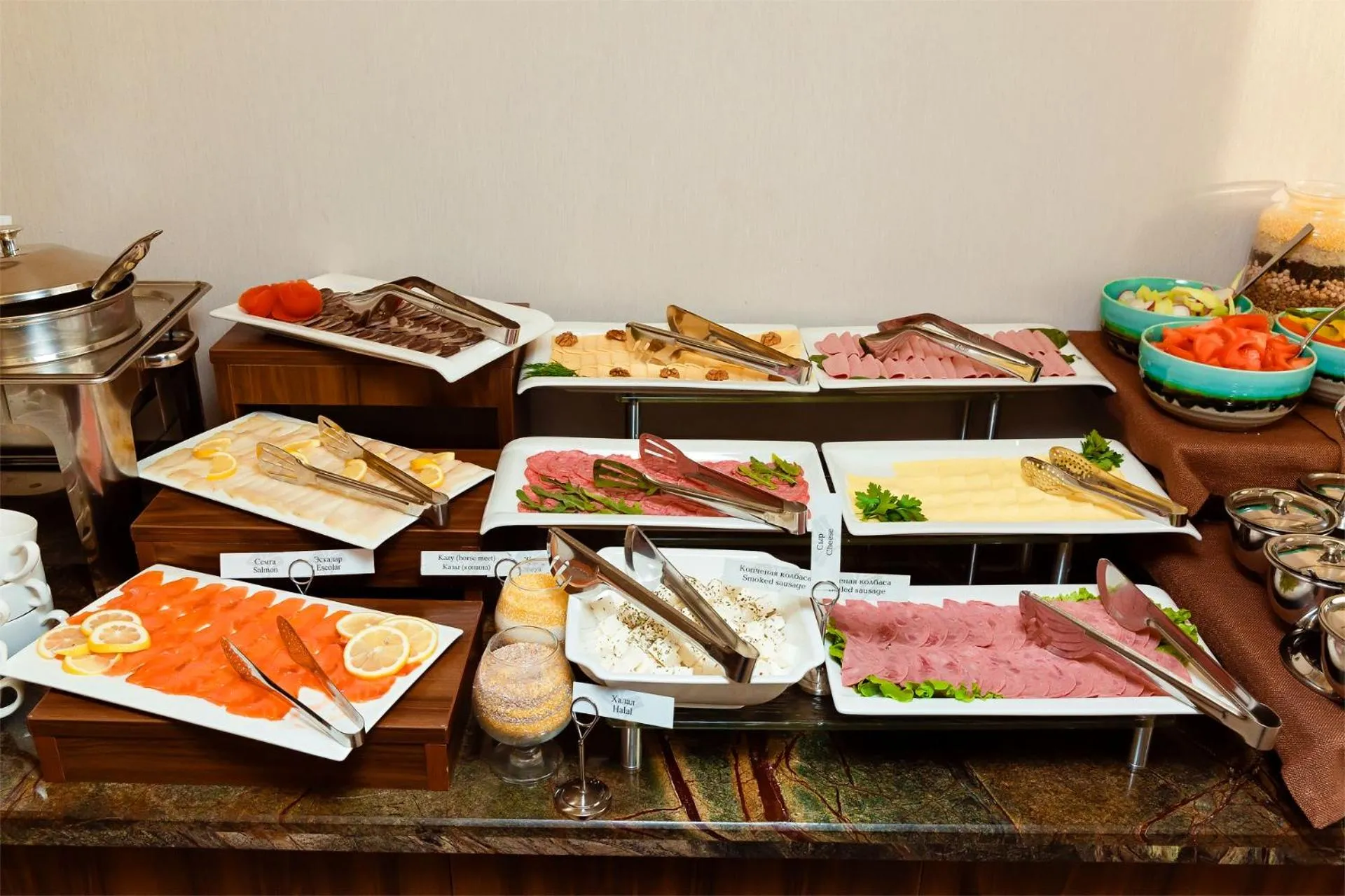 Breakfast in Garden Park Inn