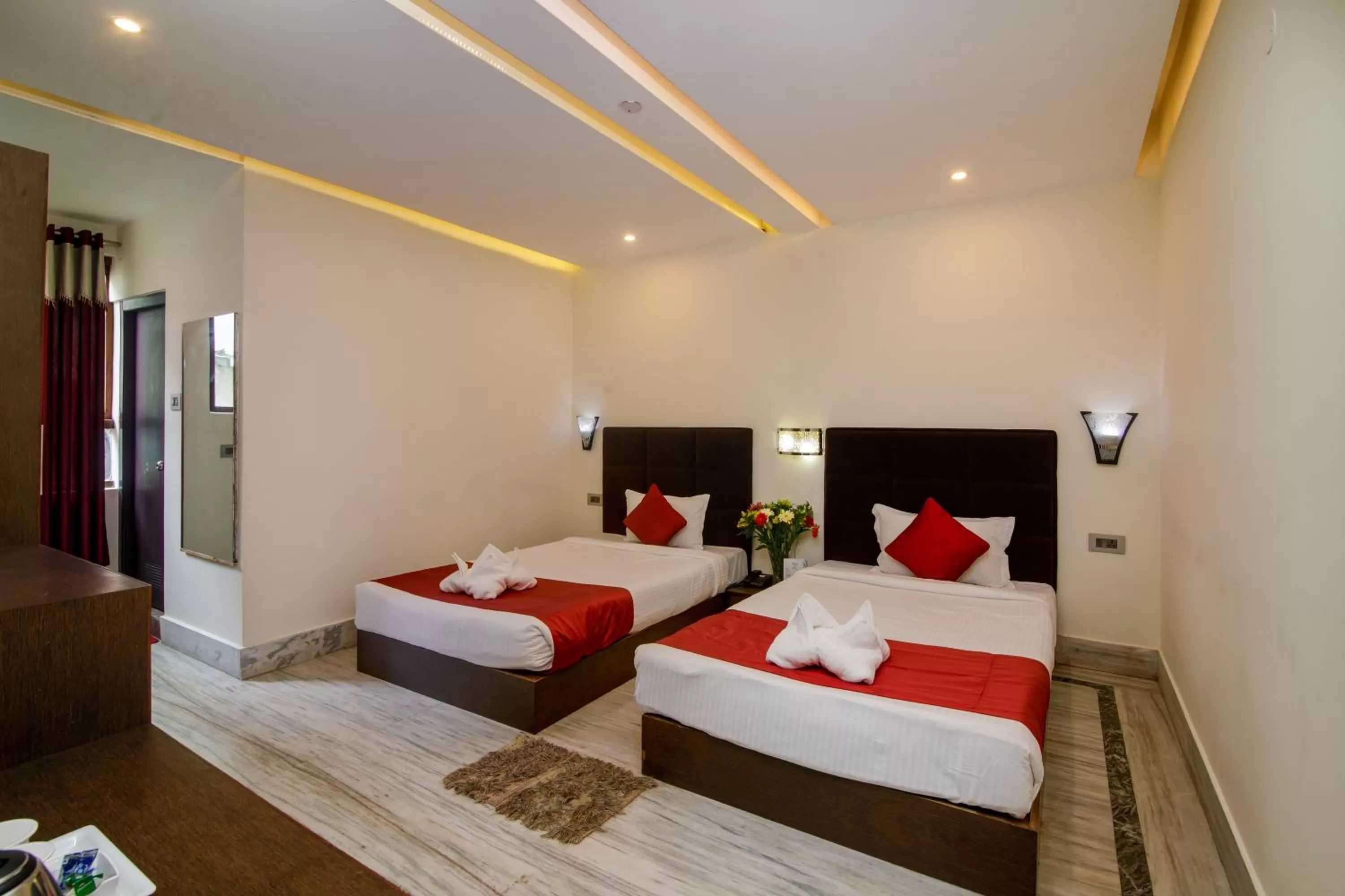 Bed in Muscatel Yavachi - 400 Mts from MG Marg