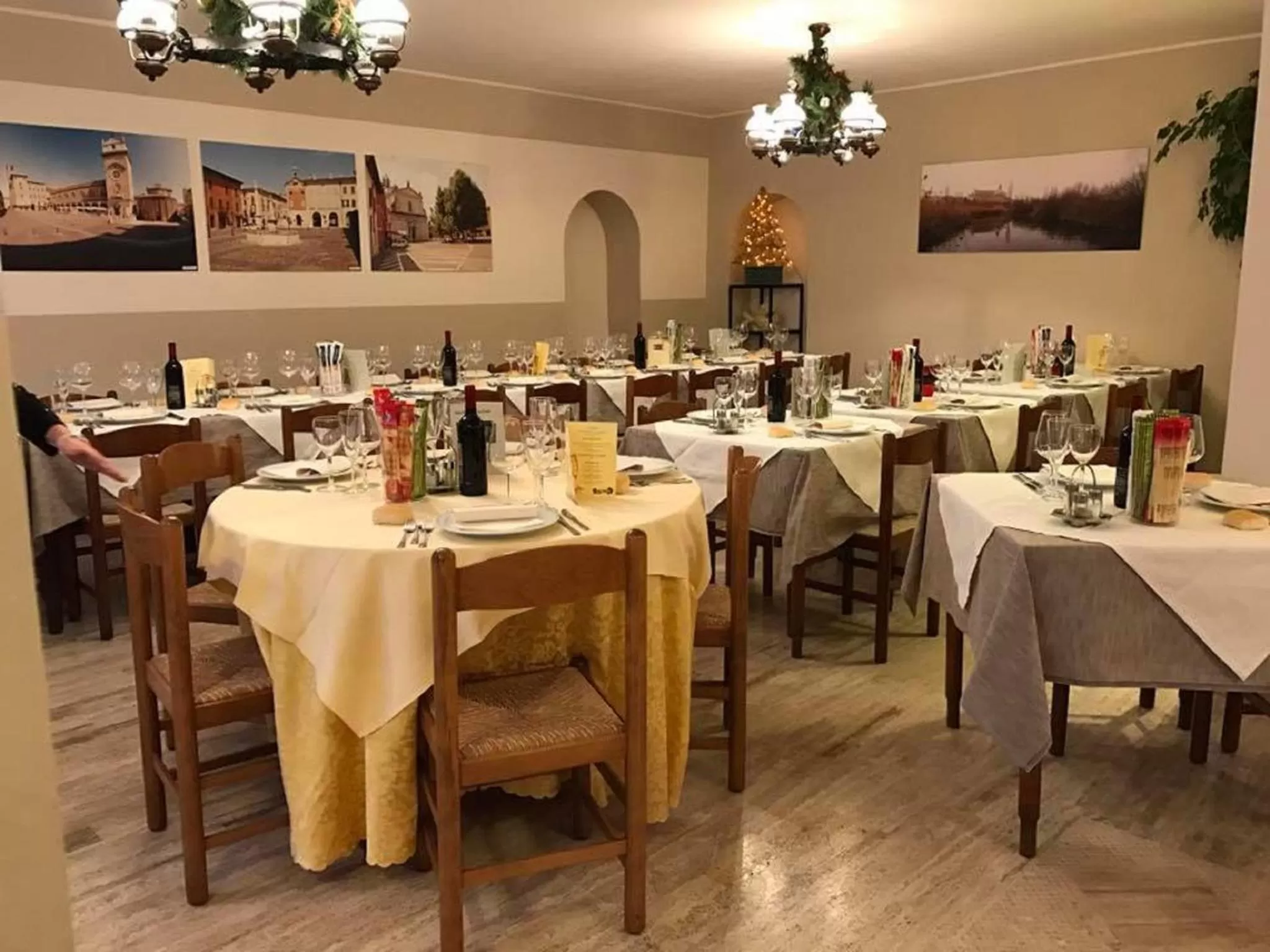 Restaurant/places to eat in Hotel Ristorante La Grotta
