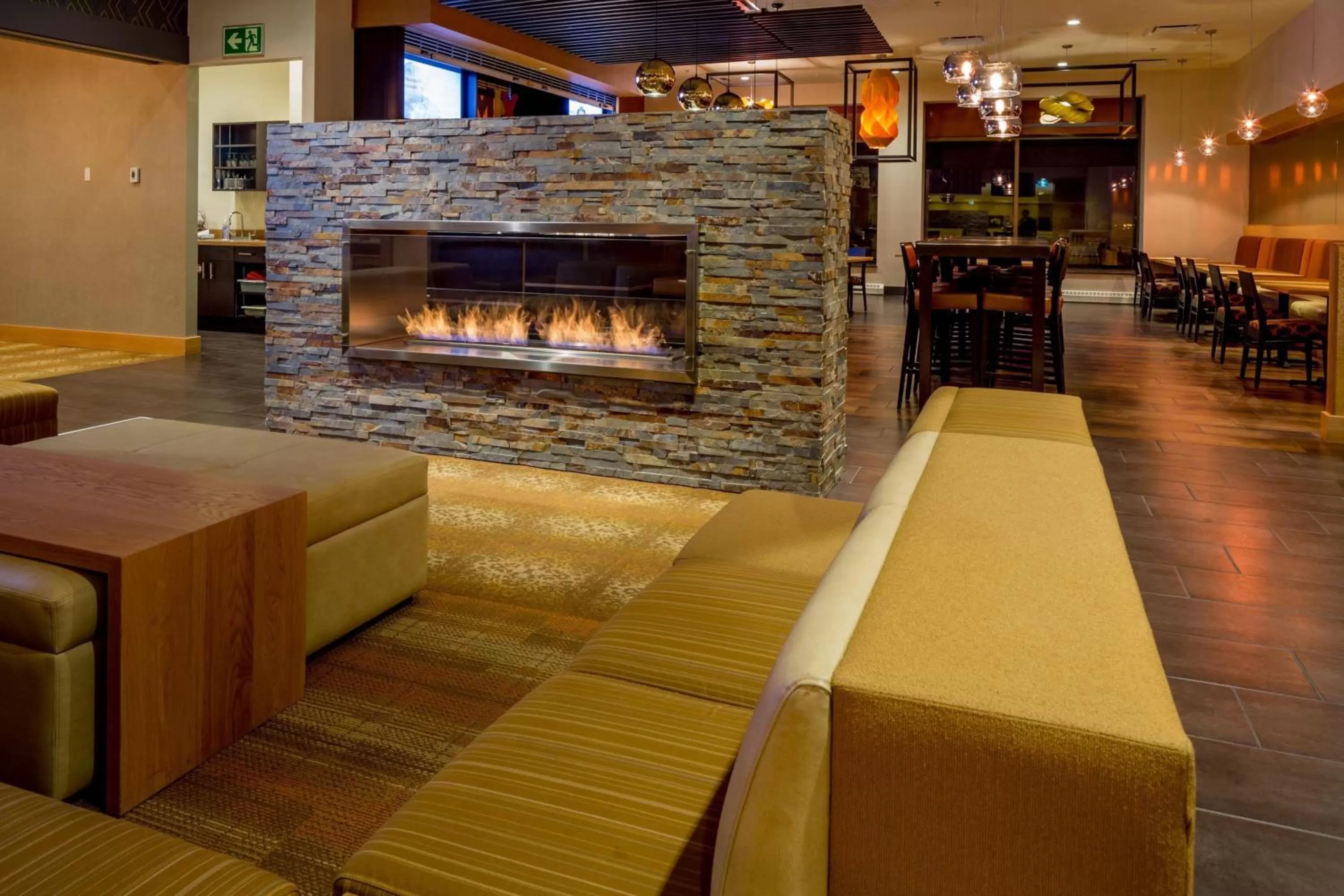 Lounge or bar in Delta Hotels by Marriott Saint John