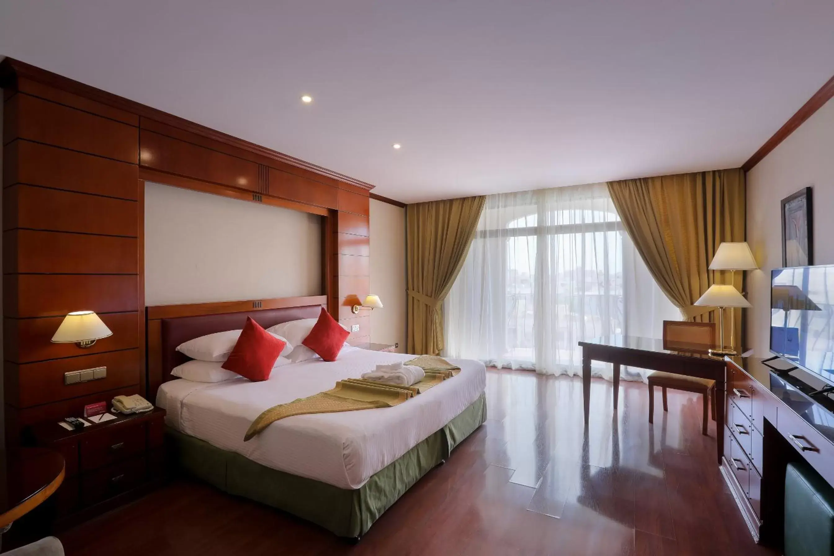 Deluxe King Room with Pool View in MOVE INN Jeddah Hotel Deluxe King Room with Pool View in MOVE INN Jeddah Hotel