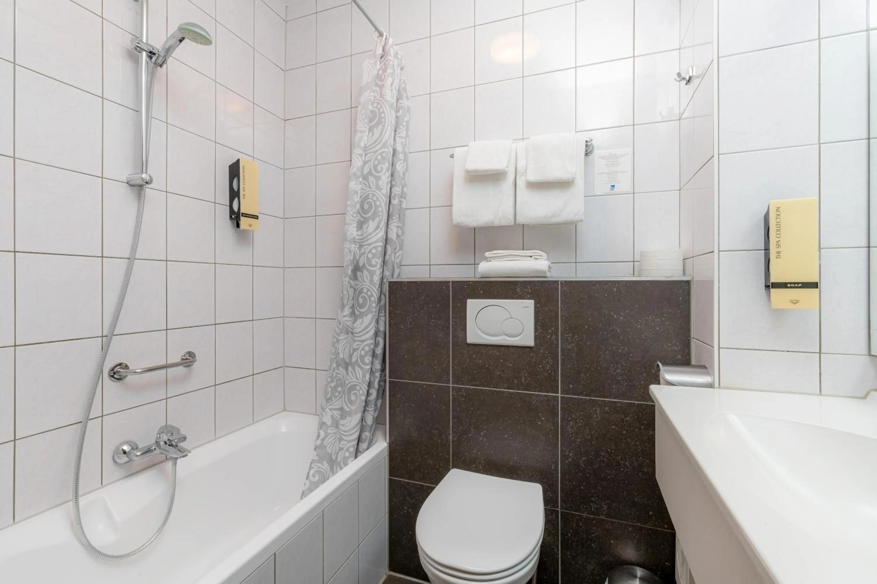 Bathroom in Owl Hotel