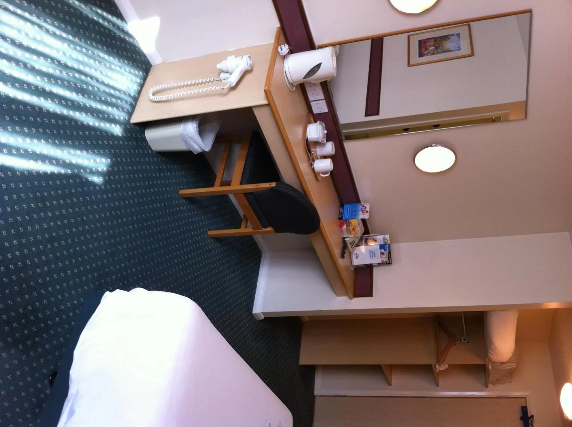 Bed in Days Inn Hotel Sheffield South