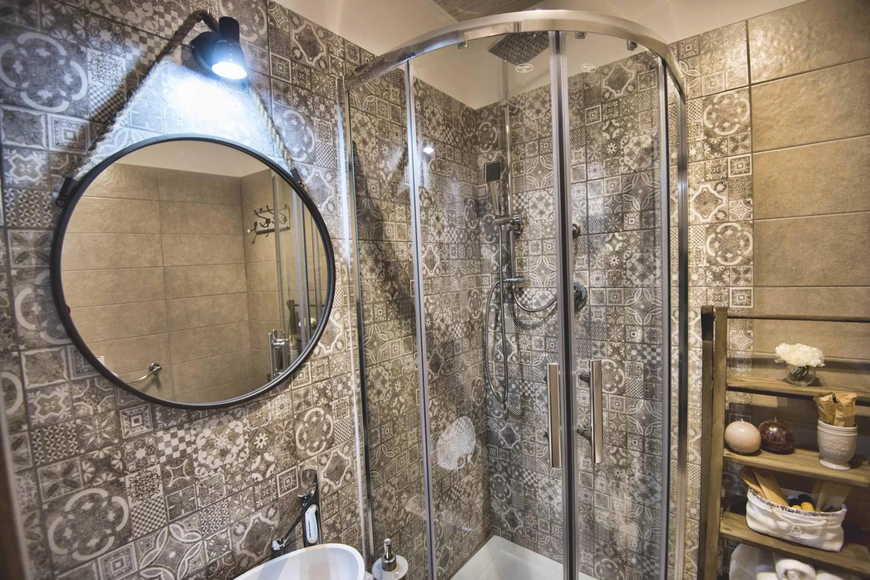Shower in Elegant B&B - Il Vicolo storico