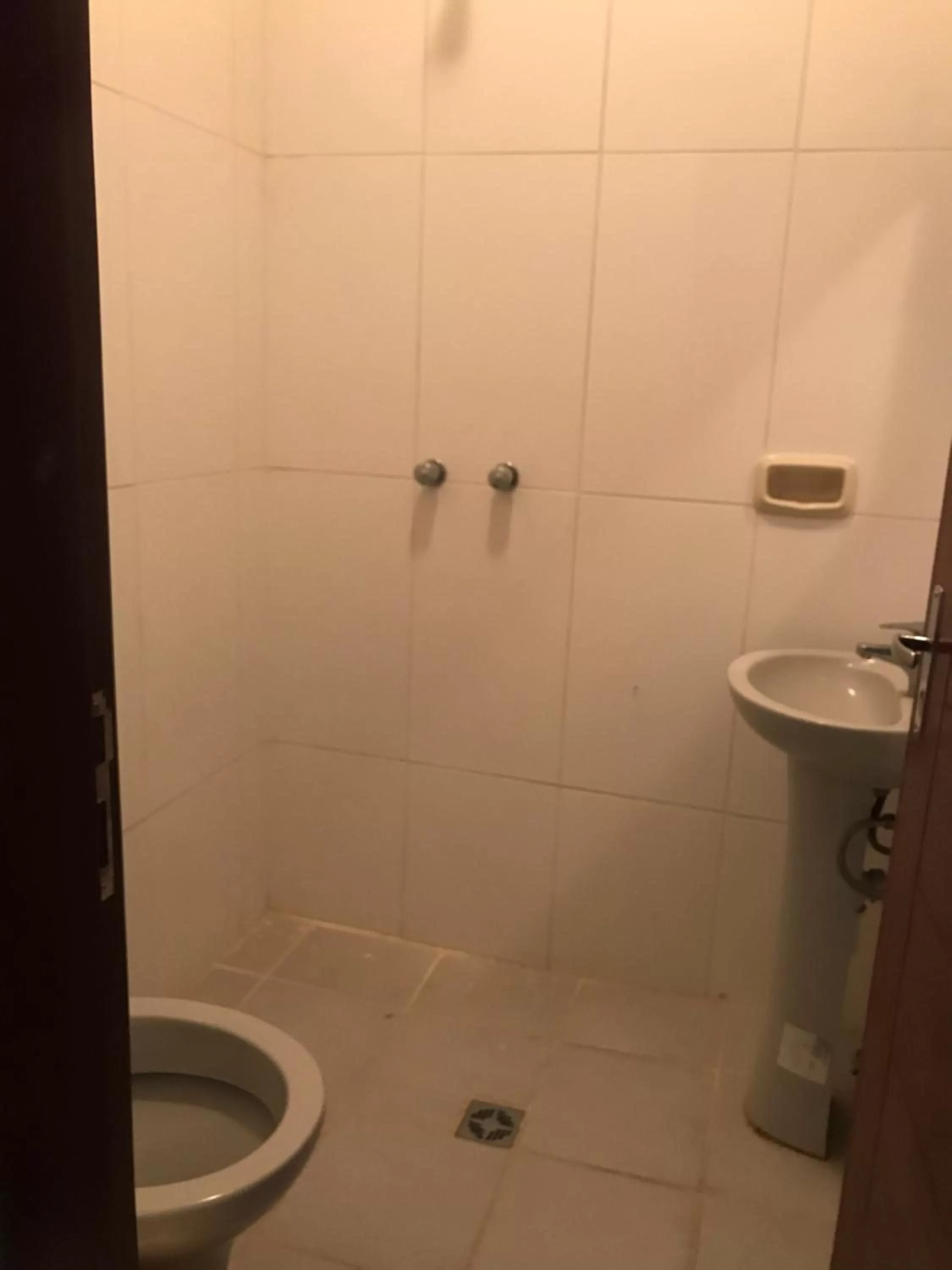 Shower, Bathroom in Hotel Viru Viru II