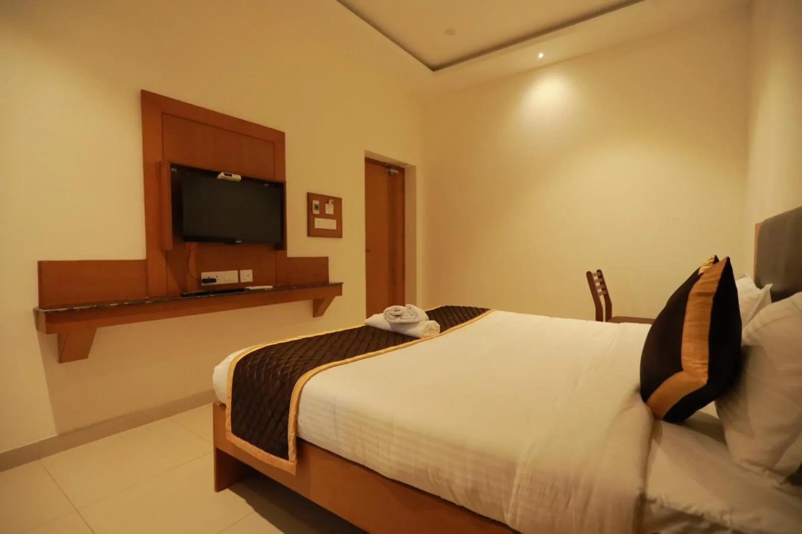 Bed in Hotel Ashok Palace