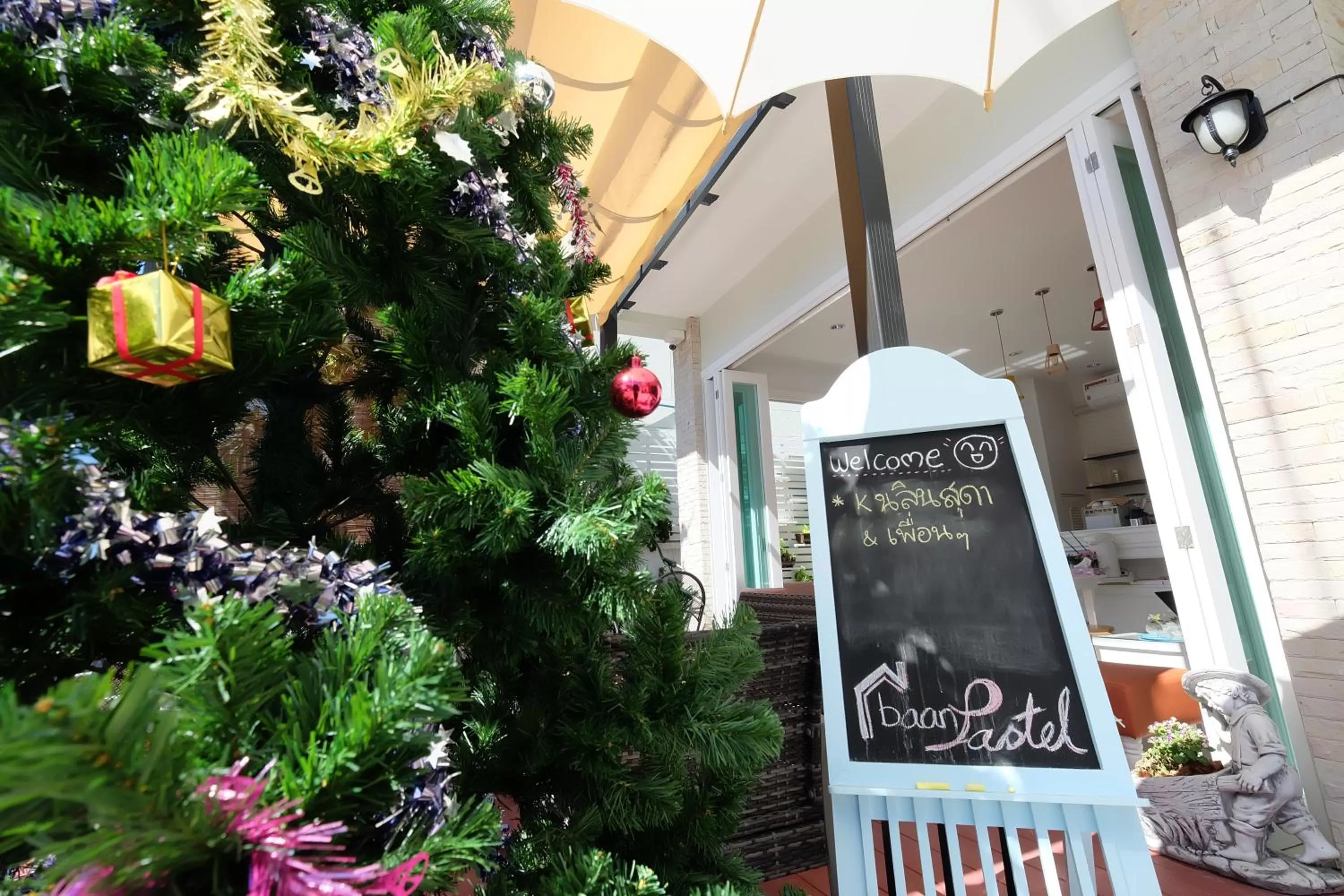 Day in Noble Baan Pastel