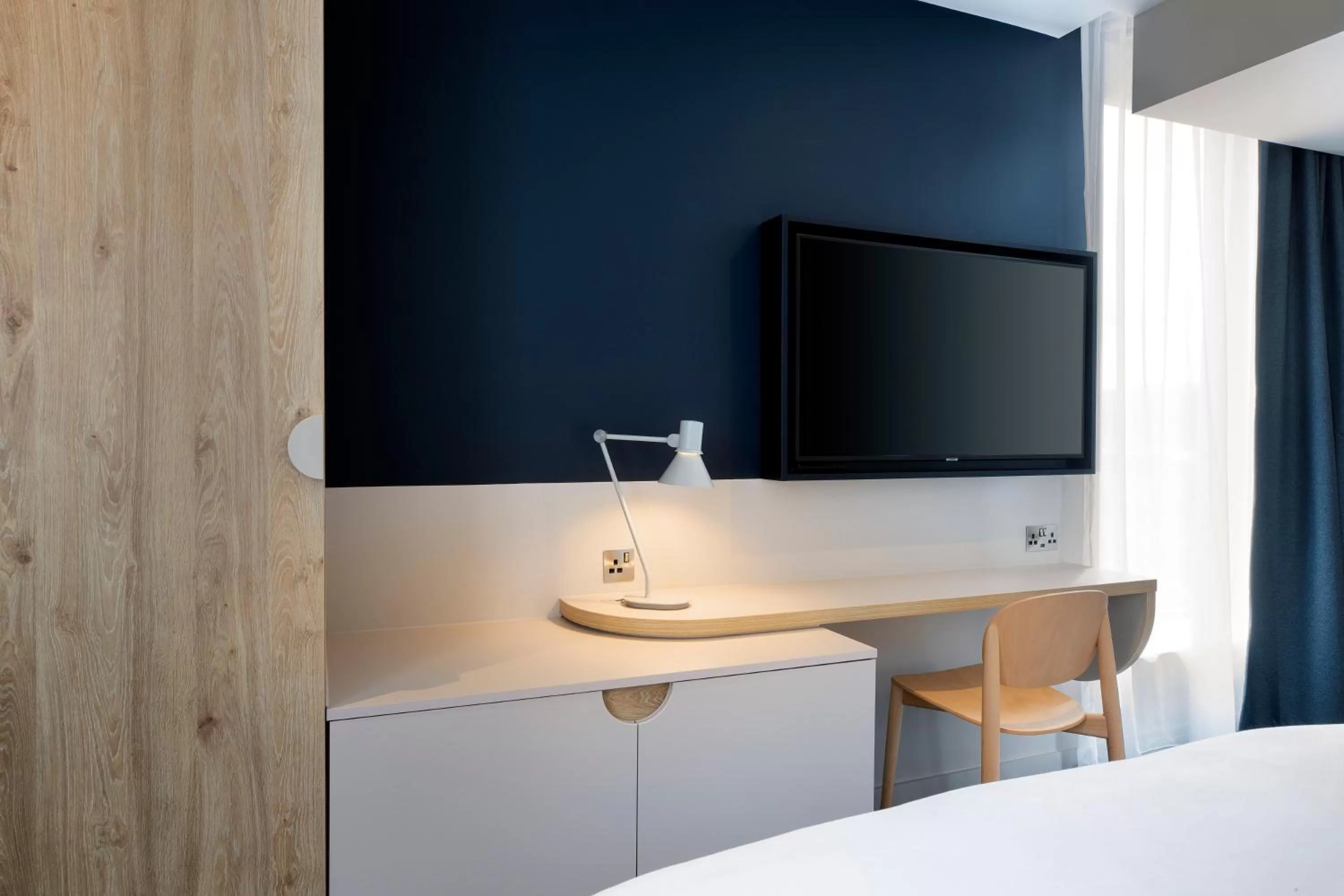 Bedroom, Bed in Leonardo Hotel Bristol City