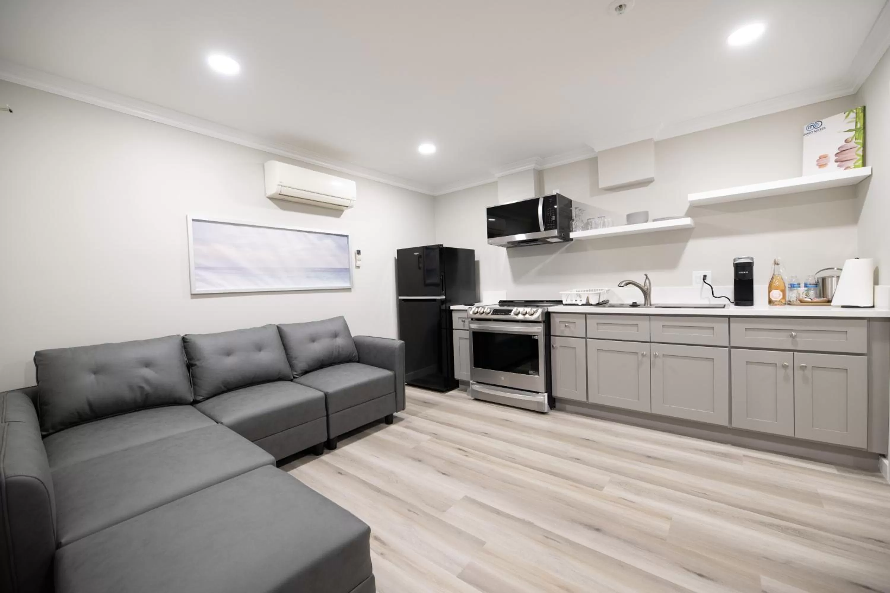 Kitchen or kitchenette in Omeo Suites