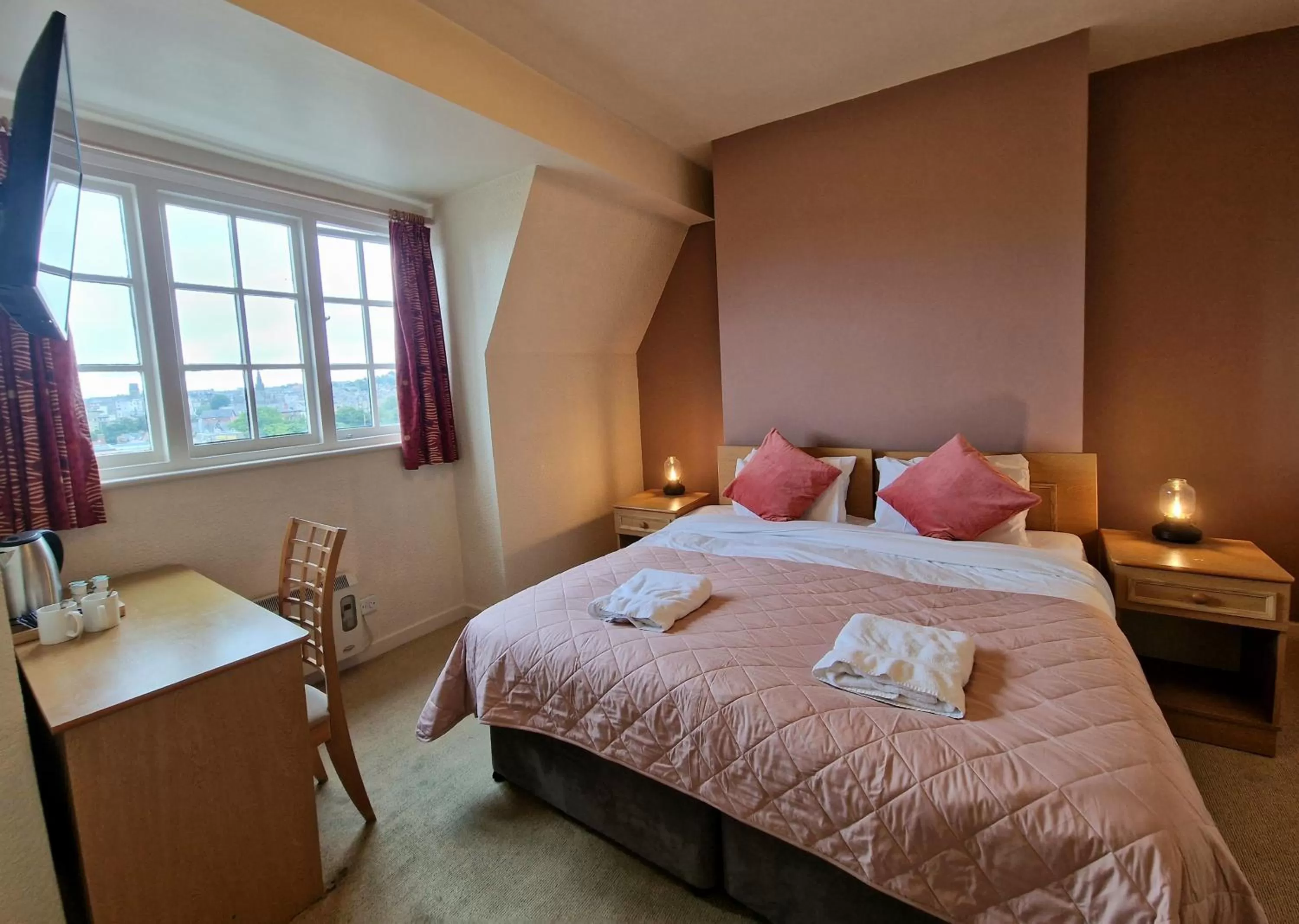 Bed in The Victoria Hotel