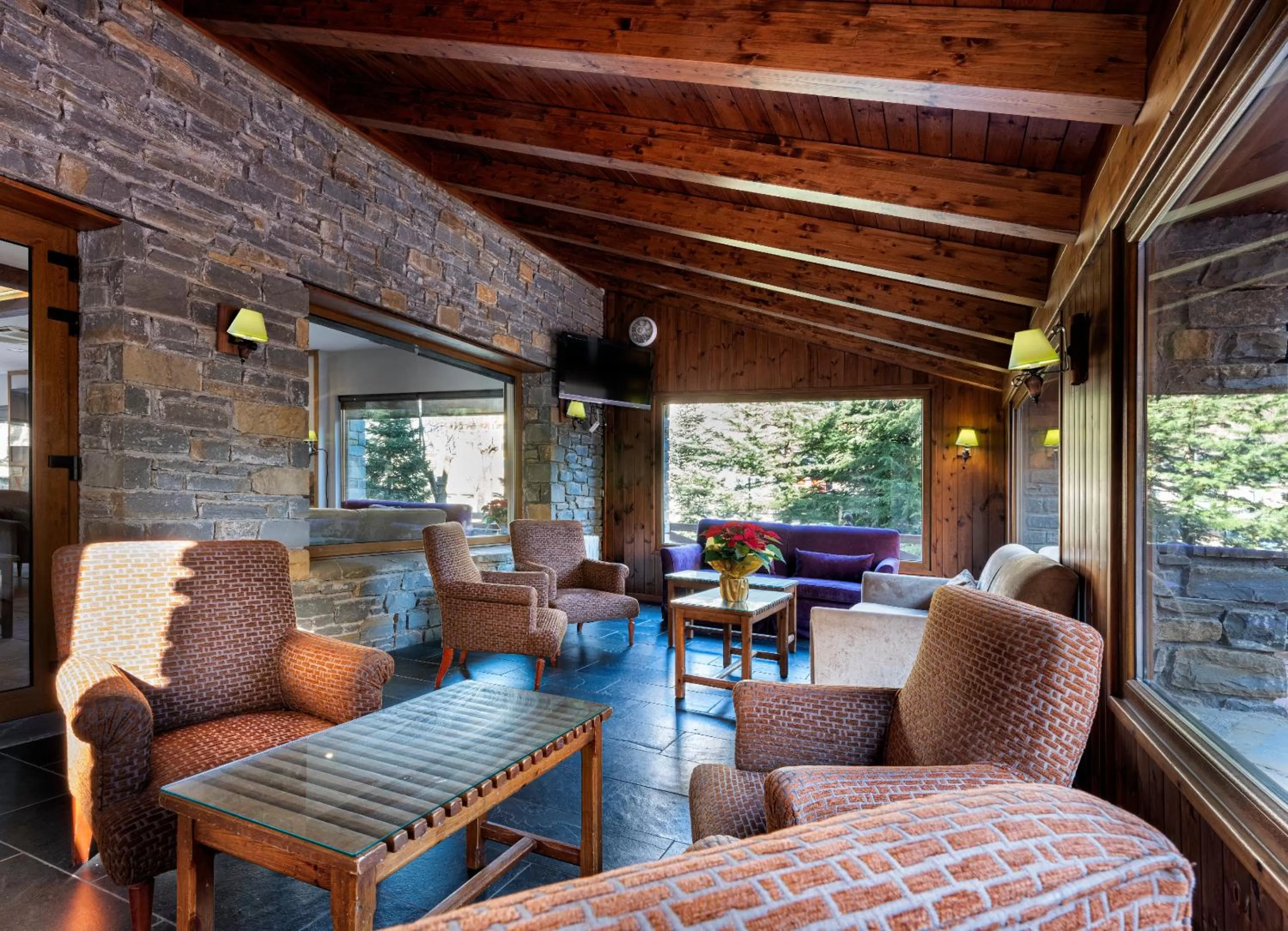 Living room in Hotel Vielha Val d'Aran, Affiliated by Meliá