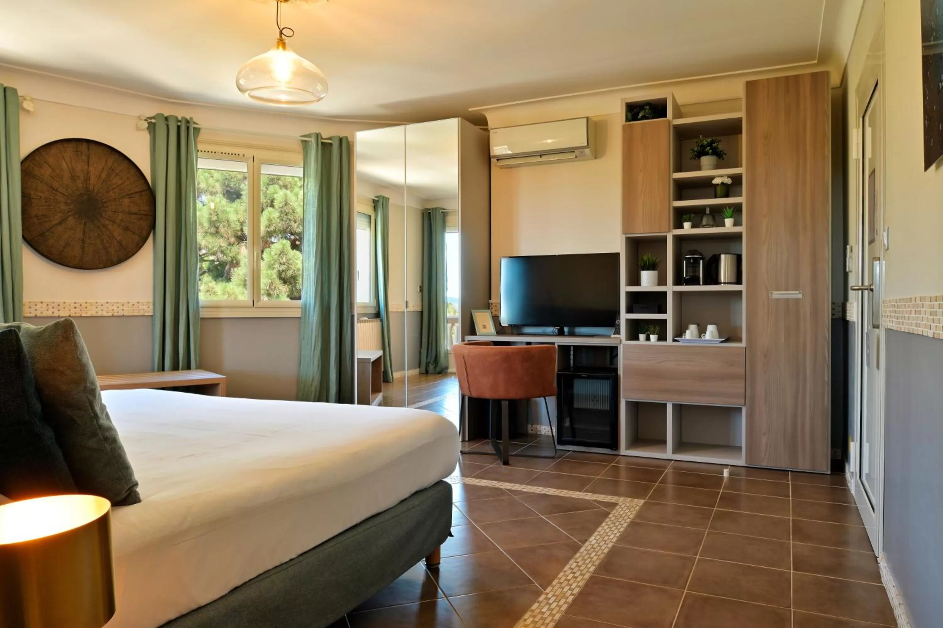 TV and multimedia in Hotel Bartaccia