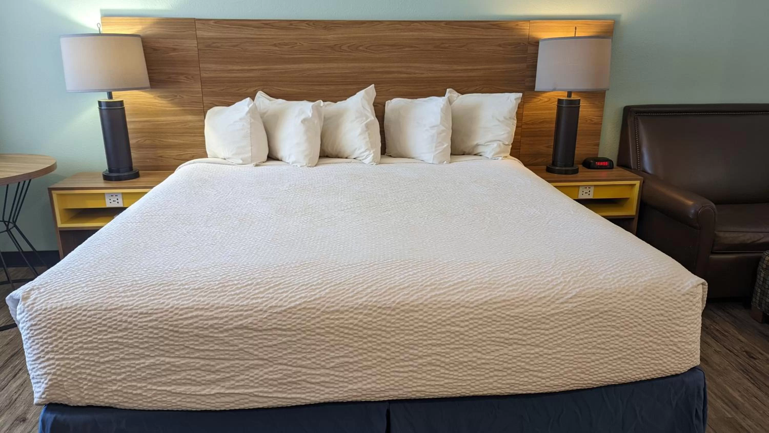 Bed in Days Inn by Wyndham Lake Havasu