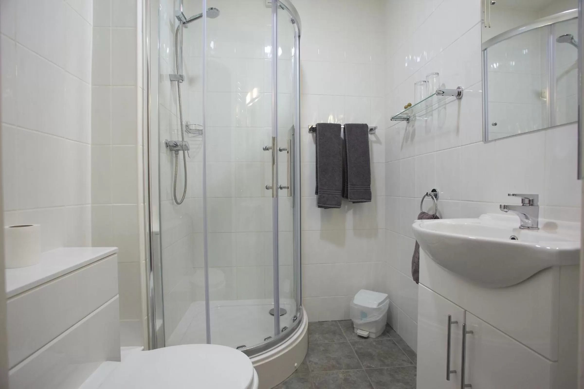 Bathroom in Globe Inn