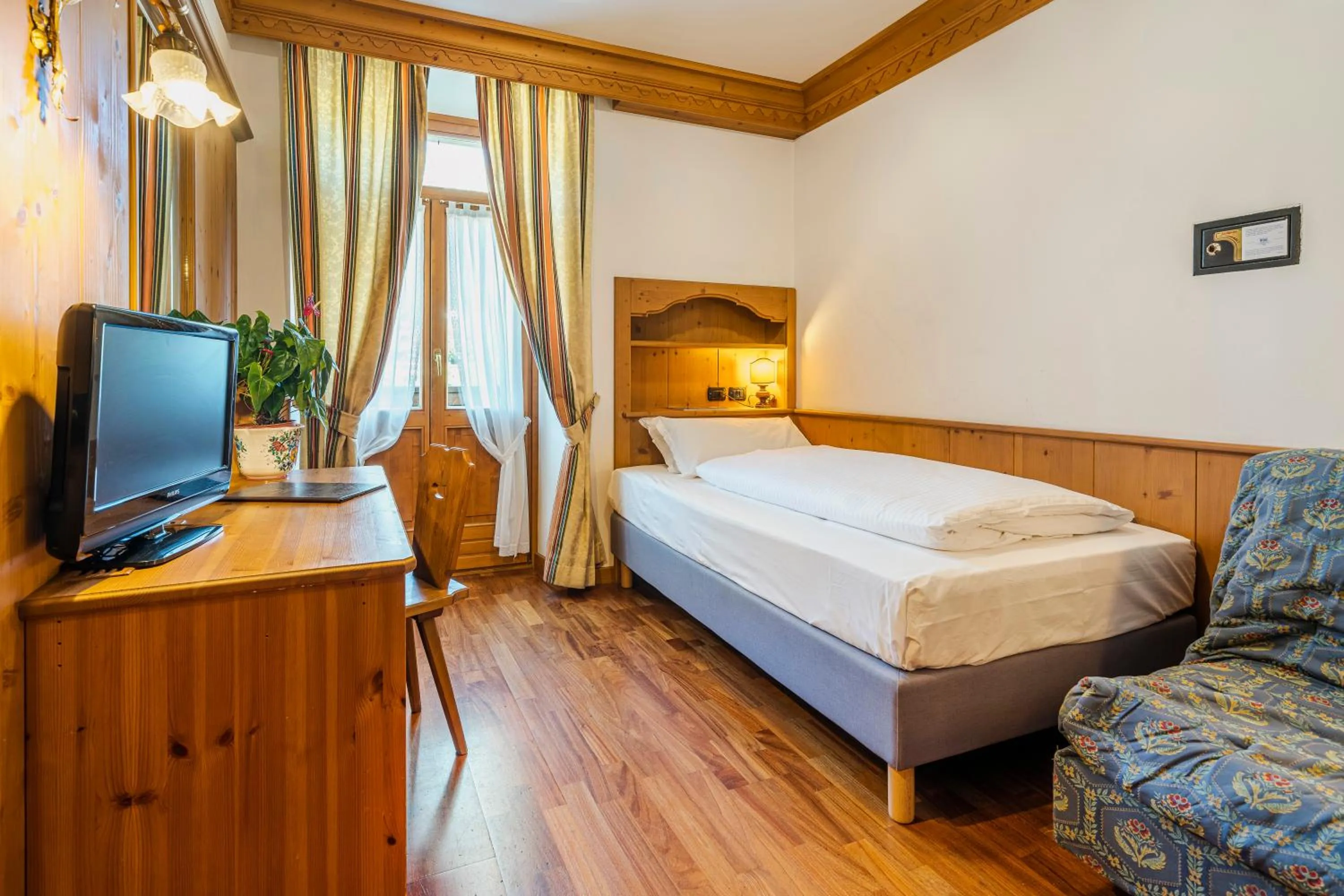 Photo of the whole room, Bed in Franceschi Park Hotel