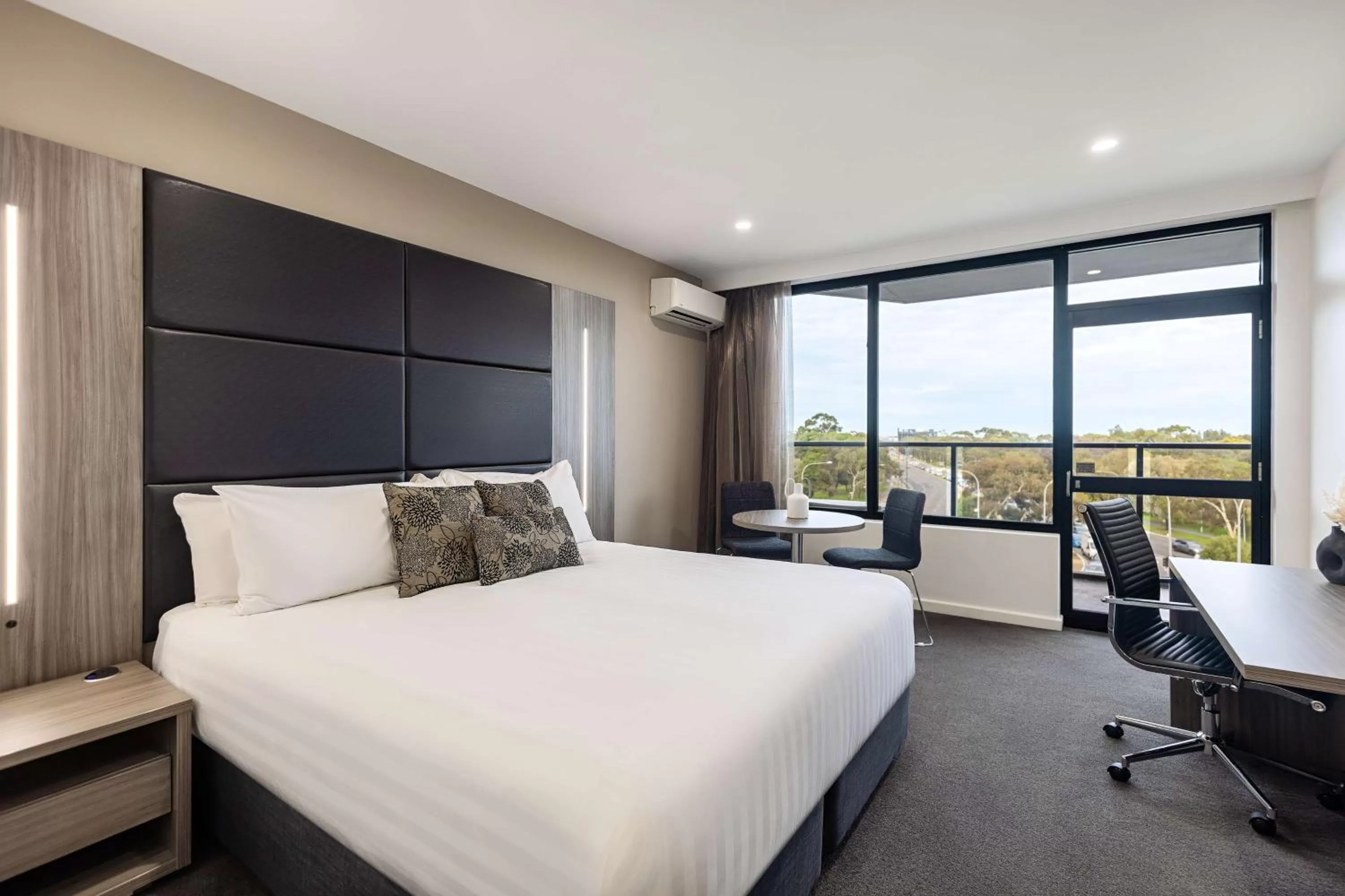 Property building, Bed in Rydges South Park Adelaide