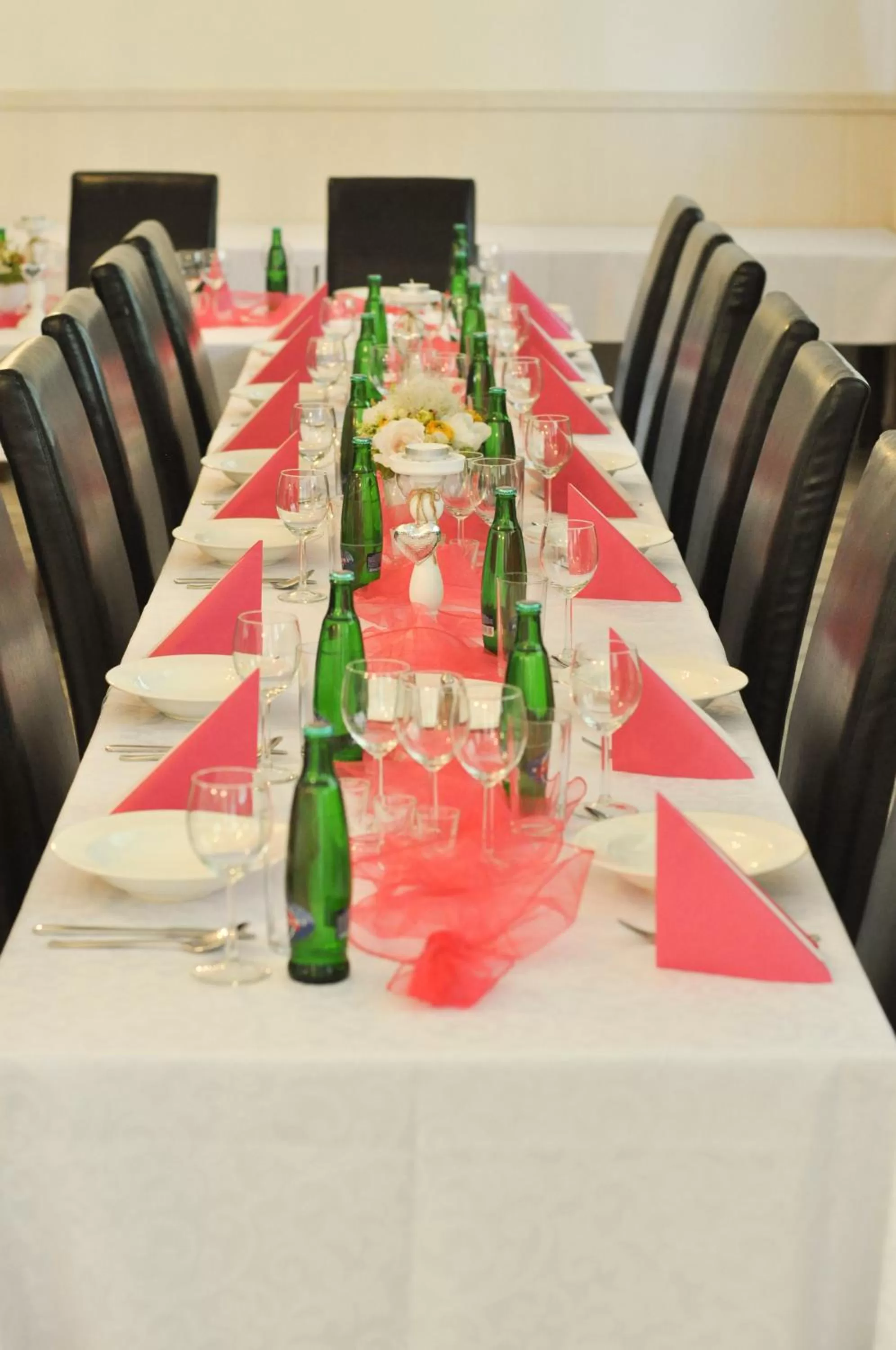 Meeting/conference room, Restaurant/Places to Eat in Hotel Garni