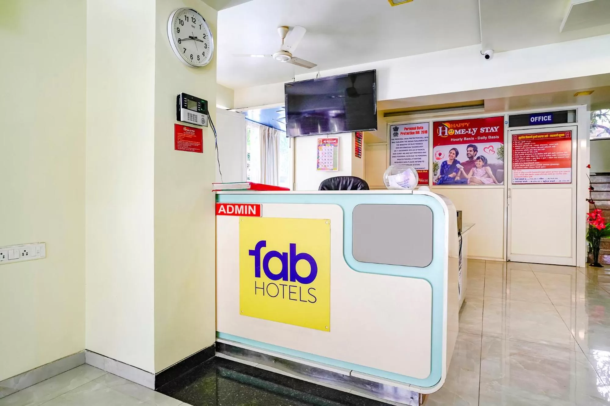 Lobby or reception in FabHotel Happy Homely Stay - Airport road