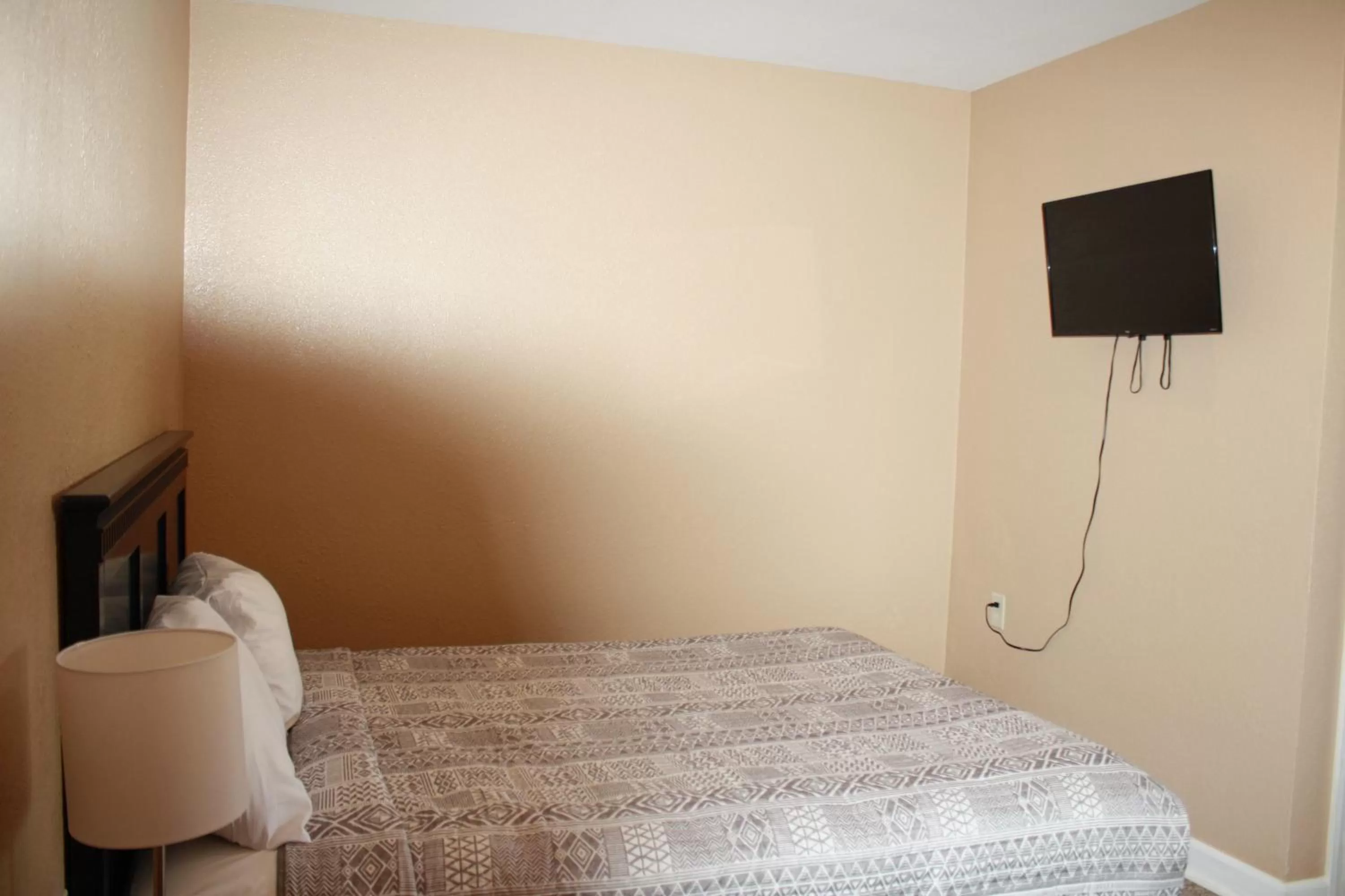 TV/Entertainment Center in Rockbridge Inn