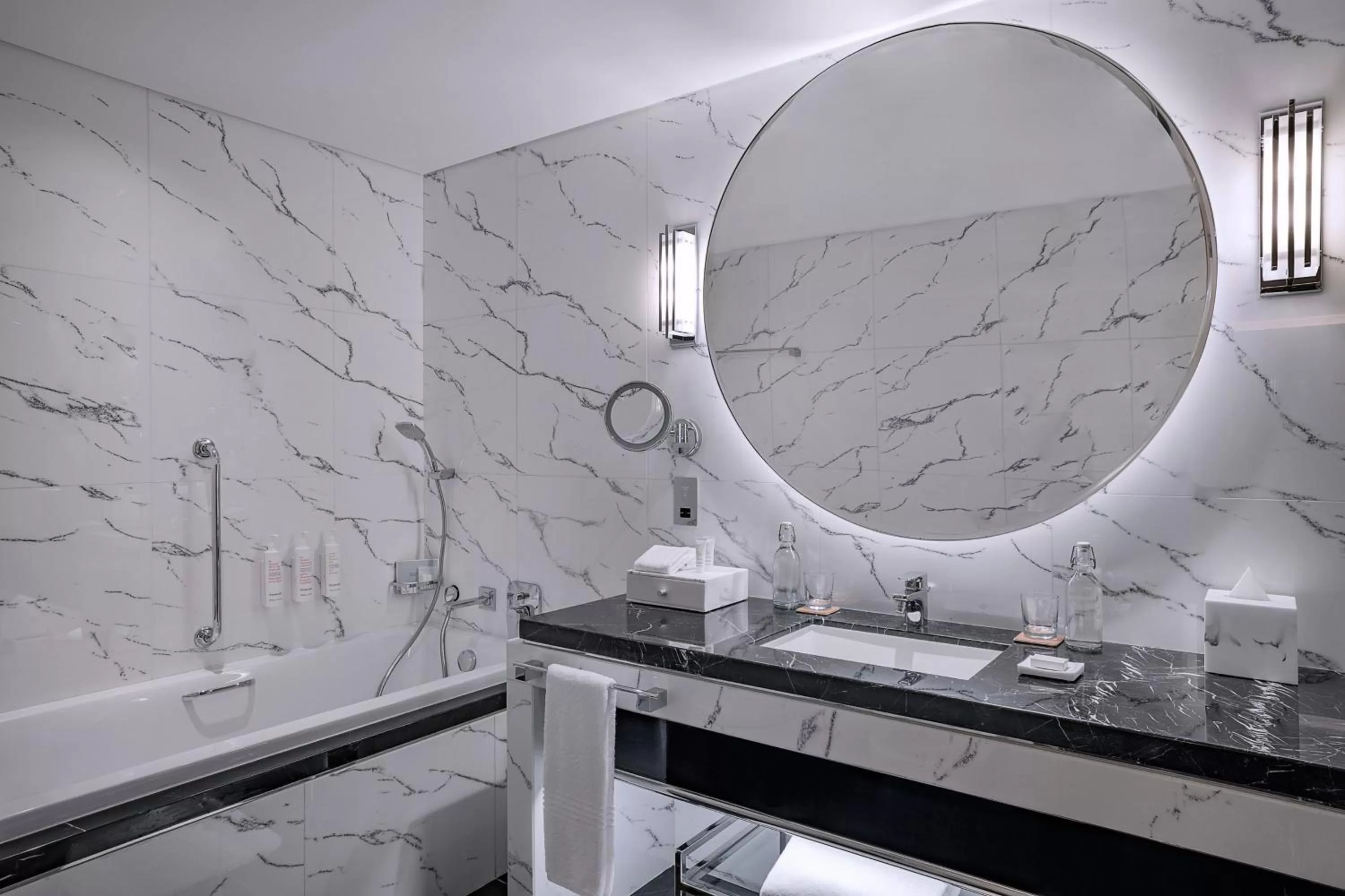 Bathroom in Marriott Resort Palm Jumeirah, Dubai