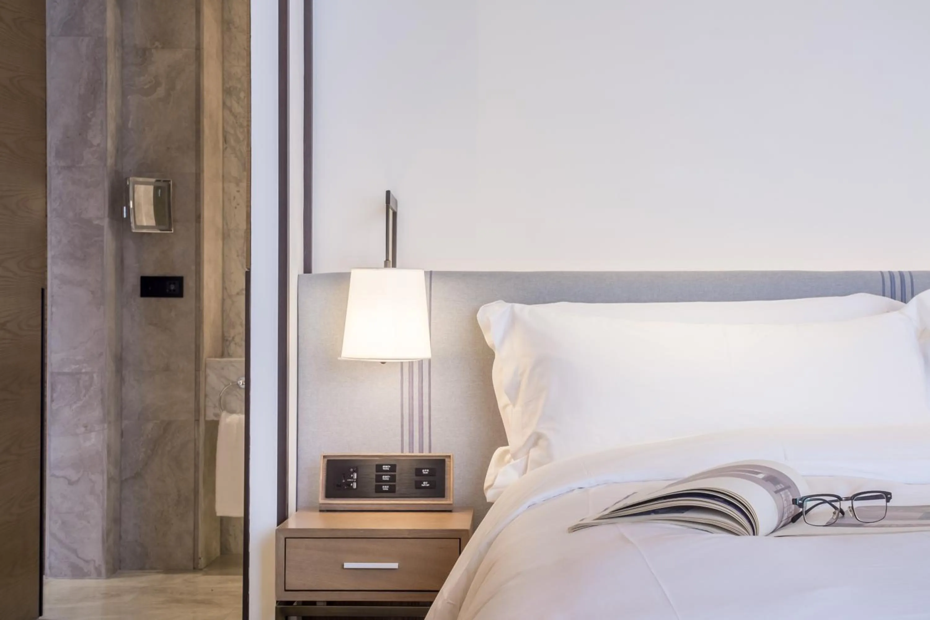 Bed in The Sifang Hotel Nanjing, Autograph Collection