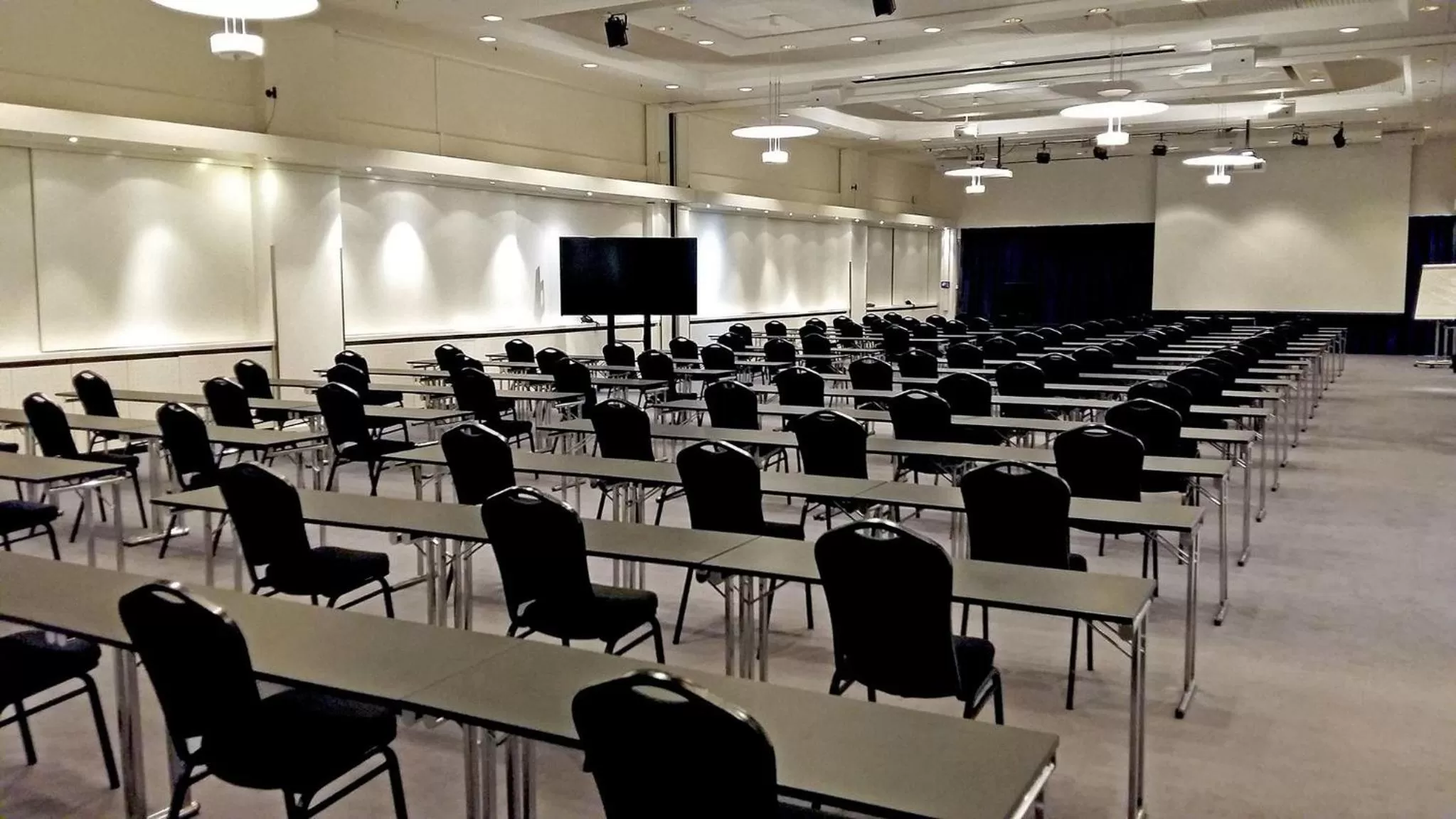 Meeting/conference room in Crowne Plaza Helsinki - Hesperia by IHG