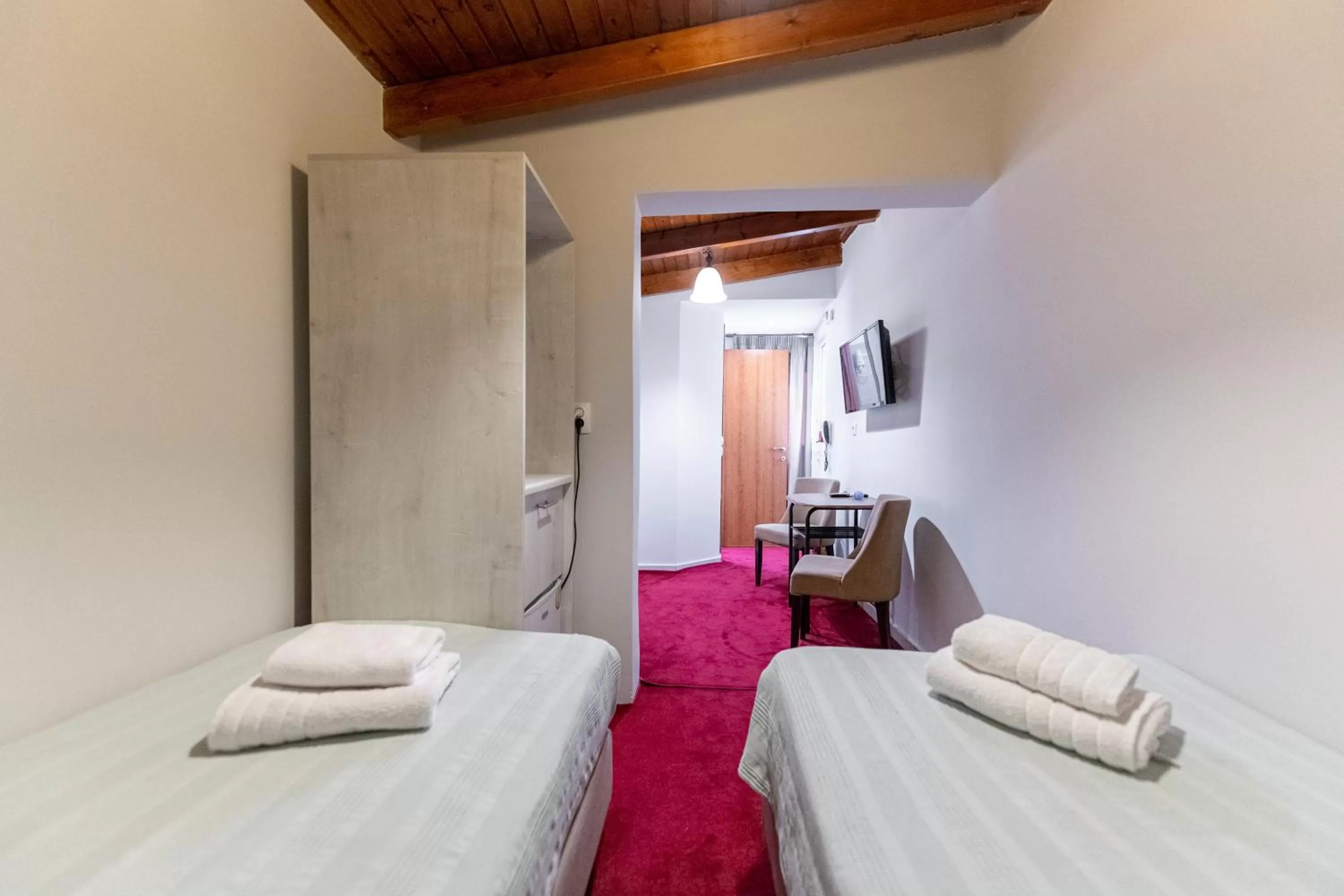 Bed in Apartments Tina FREE transfer from-to the airport