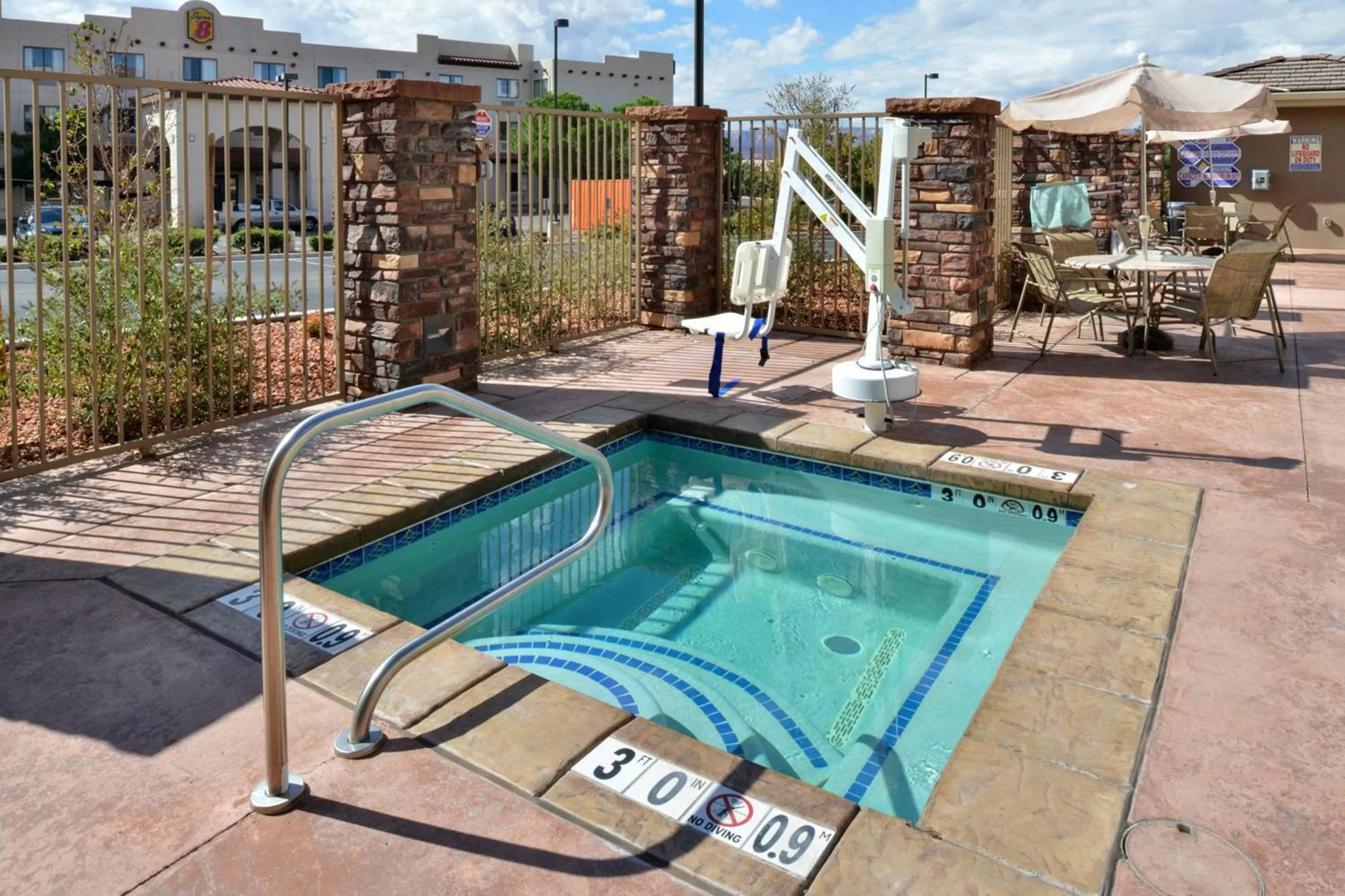 Swimming pool in Holiday Inn Express & Suites Page - Lake Powell Area by IHG