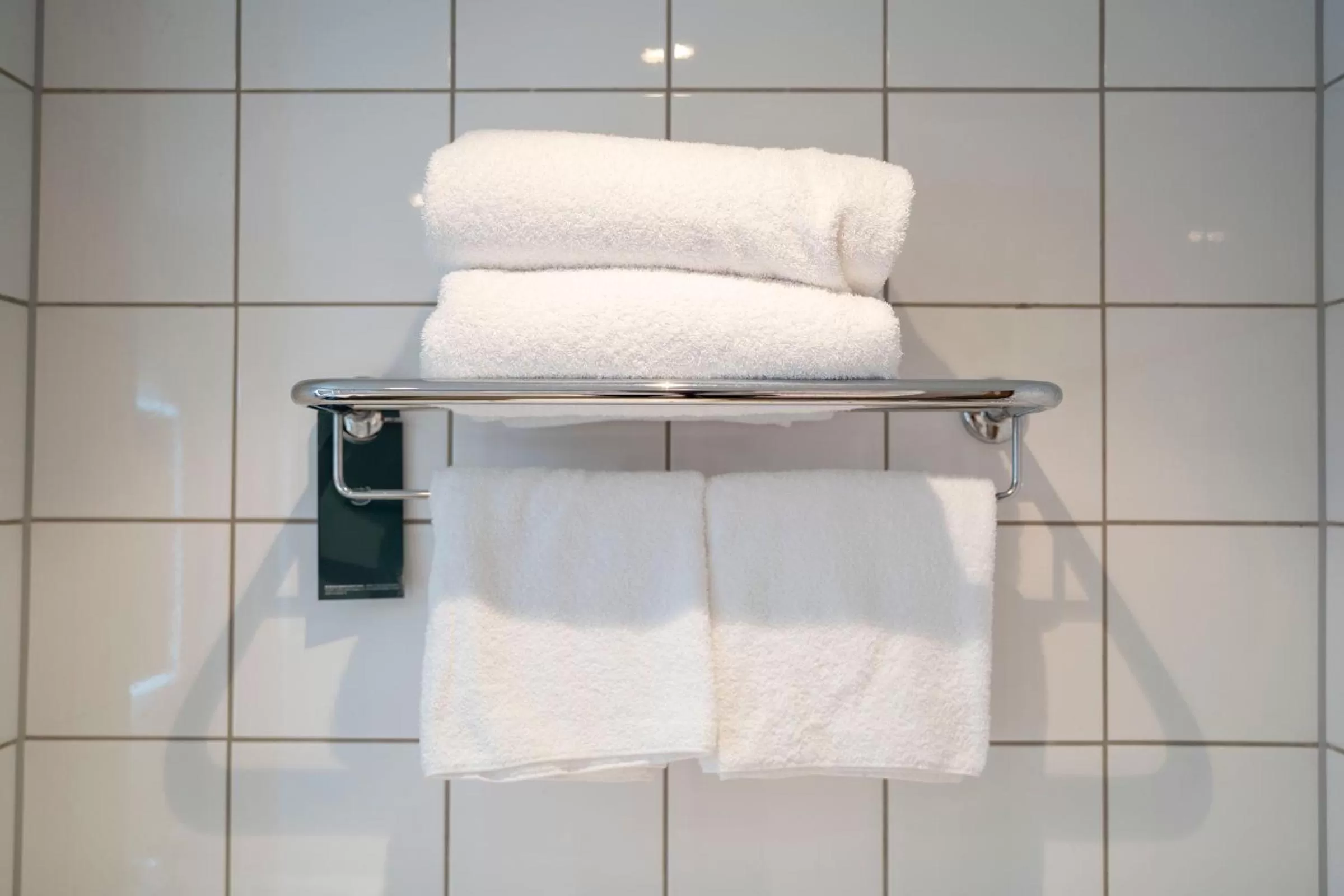 Bathroom in Mercure Cardiff North Hotel