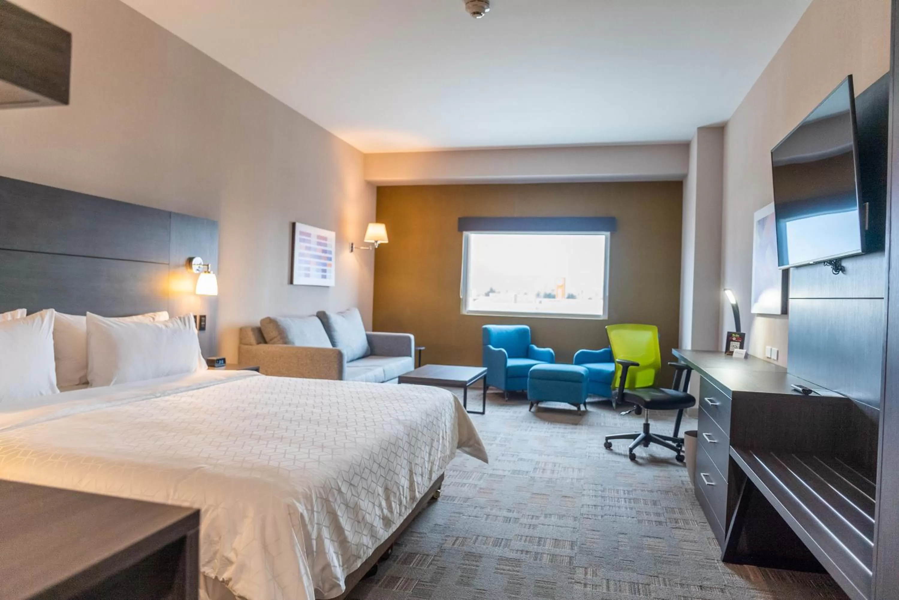 Bedroom, Bed in Holiday Inn Express & Suites - Tijuana Otay by IHG