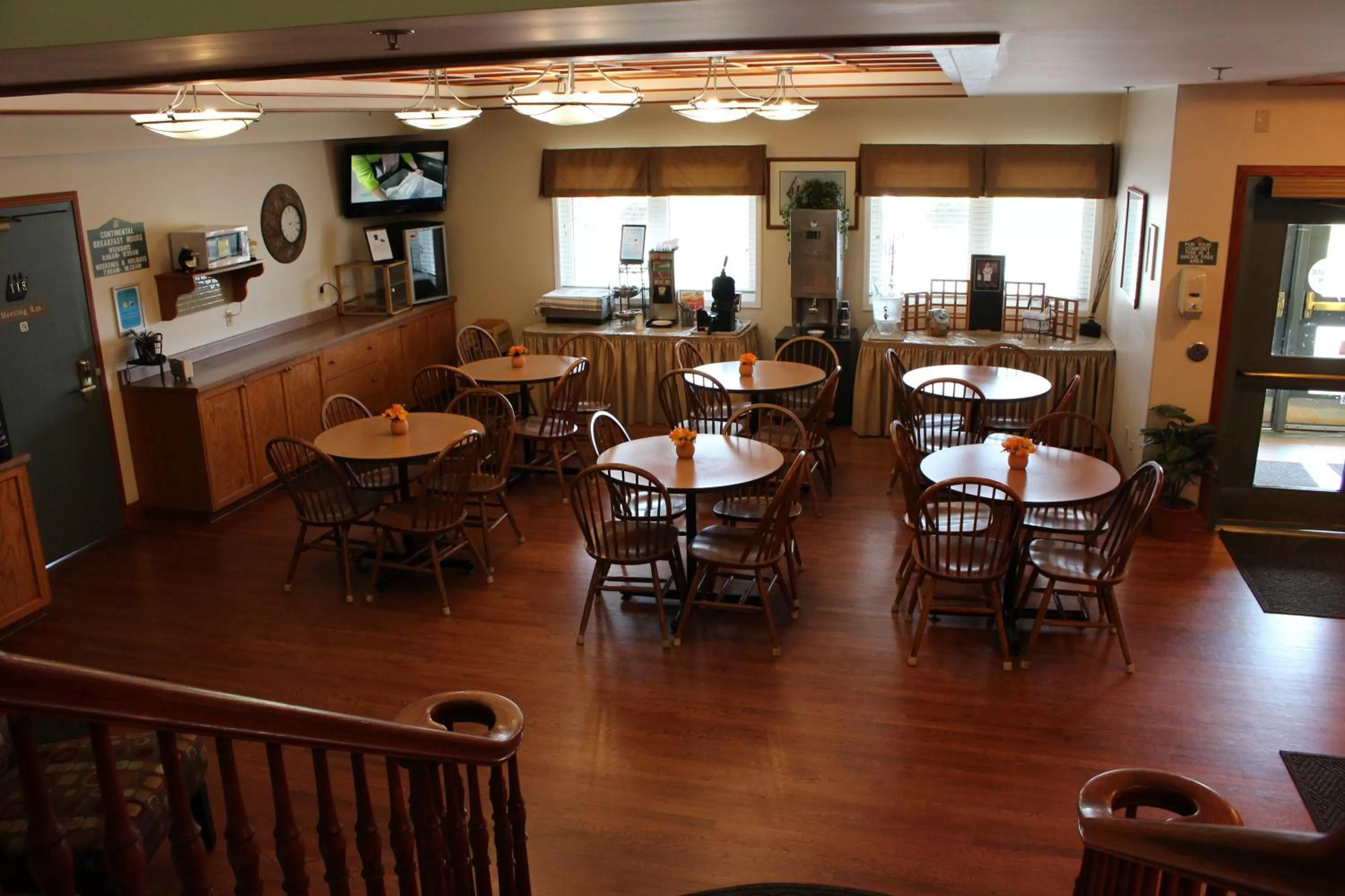 Restaurant/places to eat in Coastal Inn Halifax - Bayers Lake