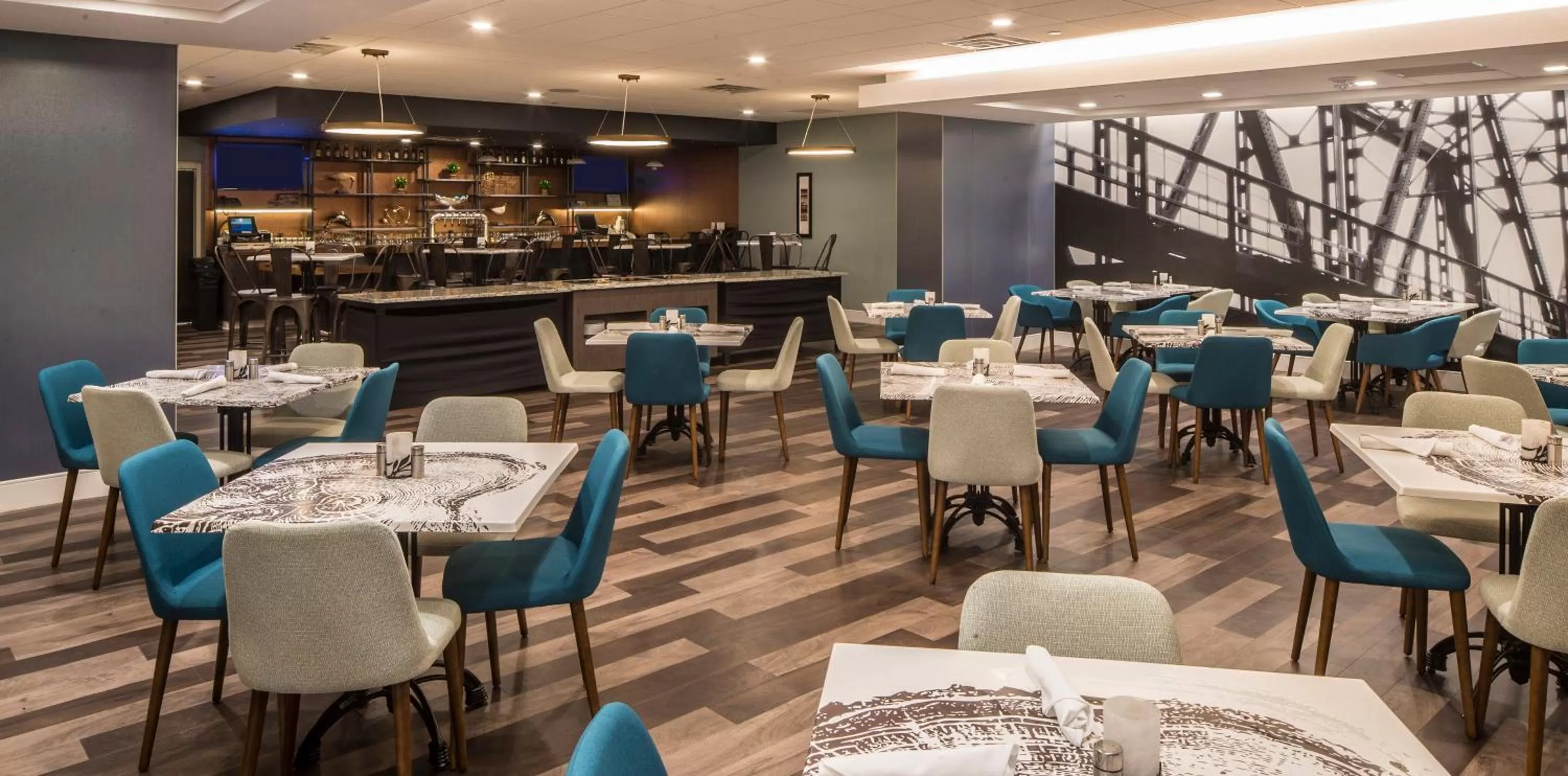 Restaurant/places to eat in Crowne Plaza Hotel and Suites Pittsburgh South by IHG