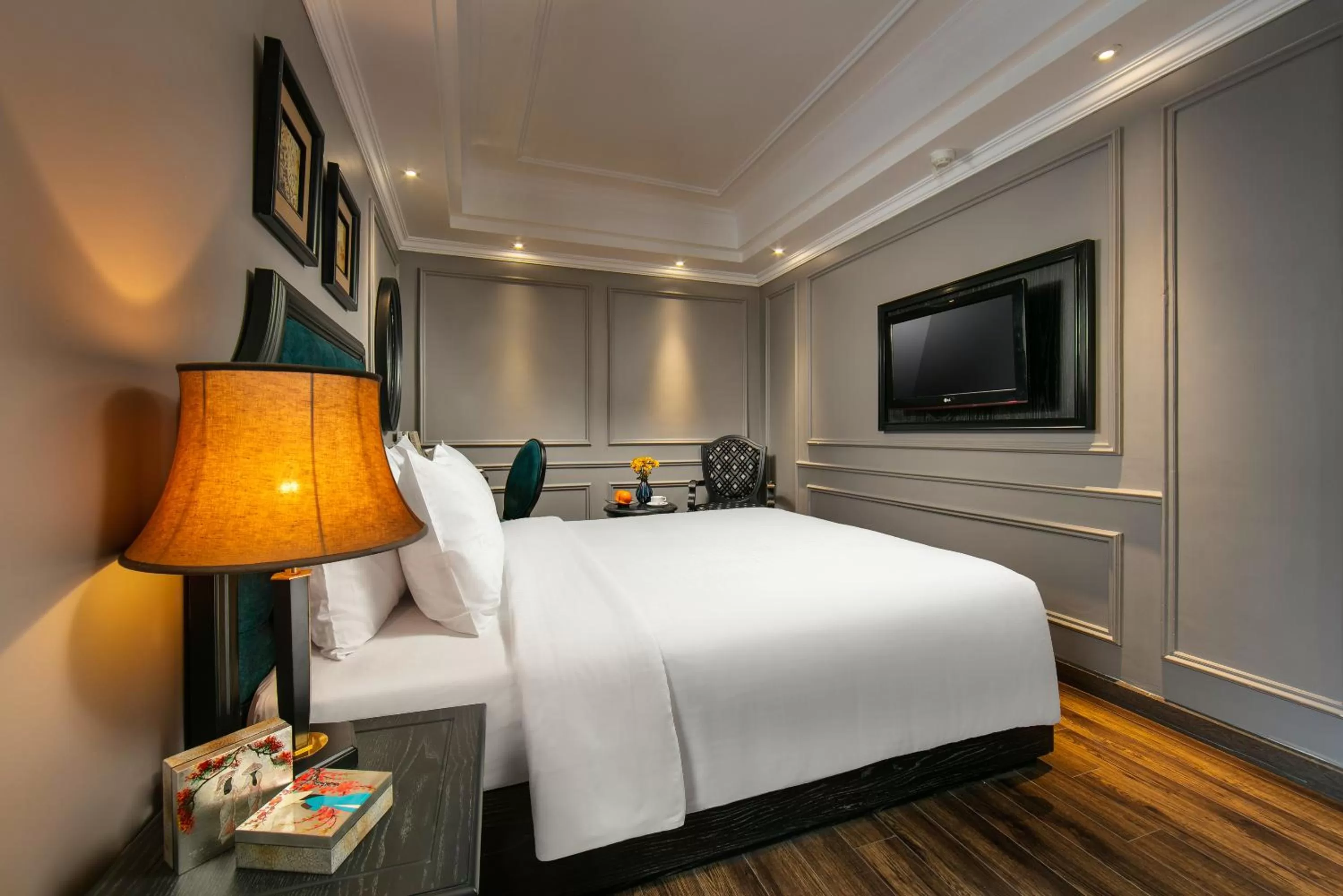 Night, Bed in Scent Premium Hotel