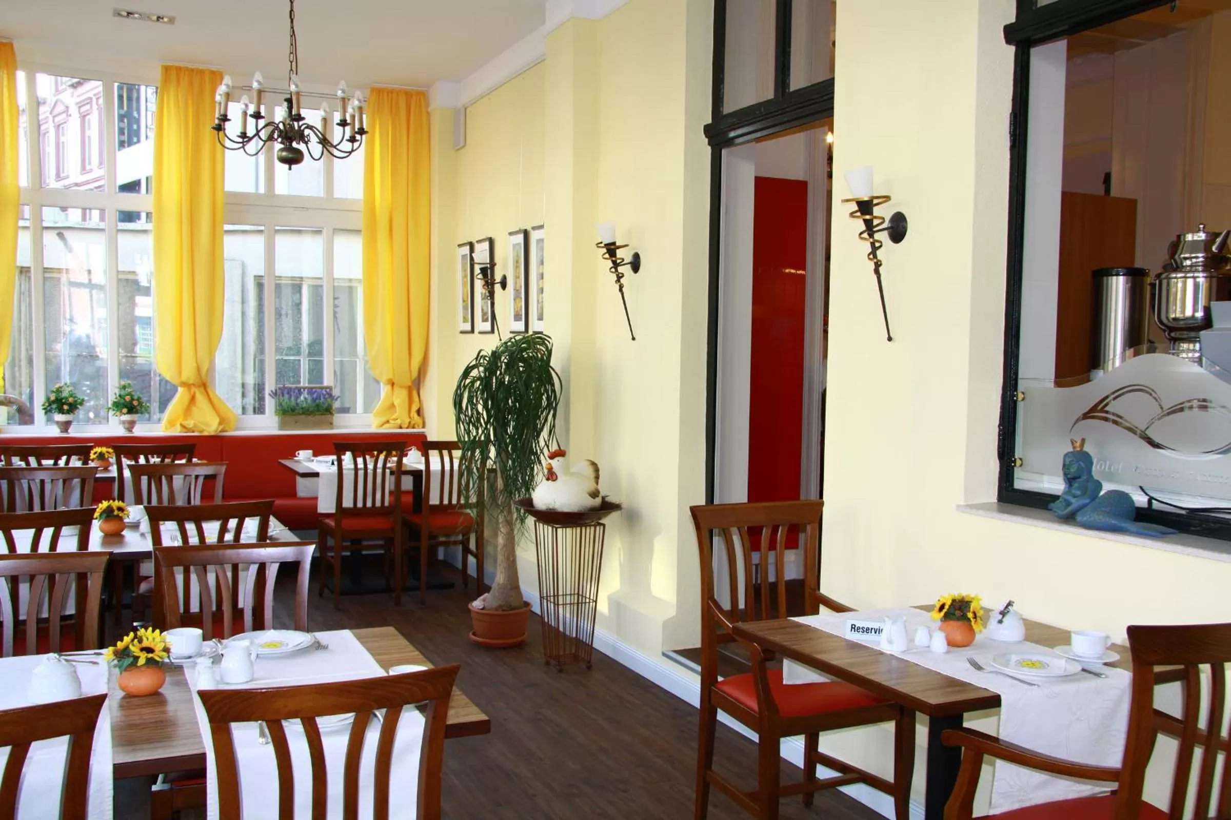 Restaurant/places to eat in Hotel Weisse Düne